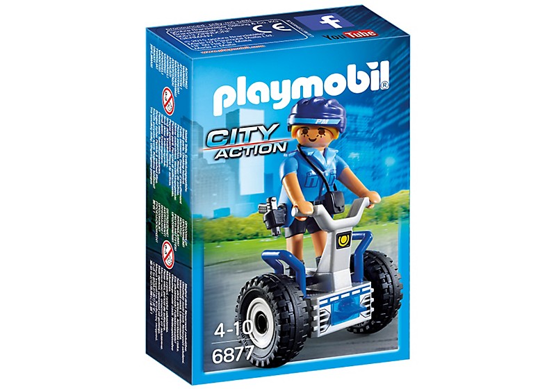 6877 MUJER POLICIA EN SEGWAY