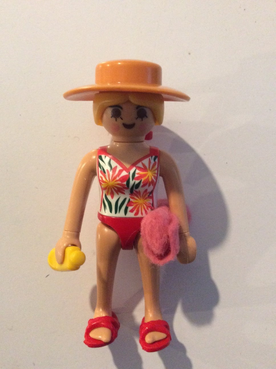 PLAYMOBIL FIGURA CHICA PREPARADA PARA LA PLAYA