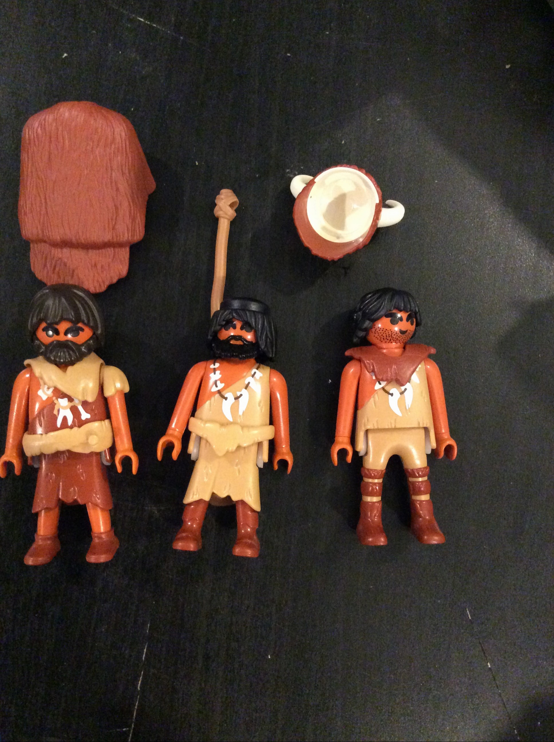 PLAYMOBIL TRIO DE CAVERNÍCOLAS MARRONES