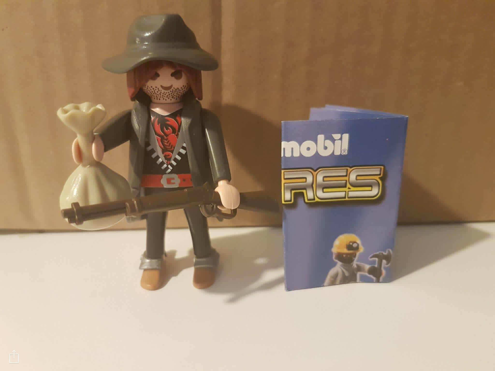 PLAYMOBIL BANDIDO SERIE 12