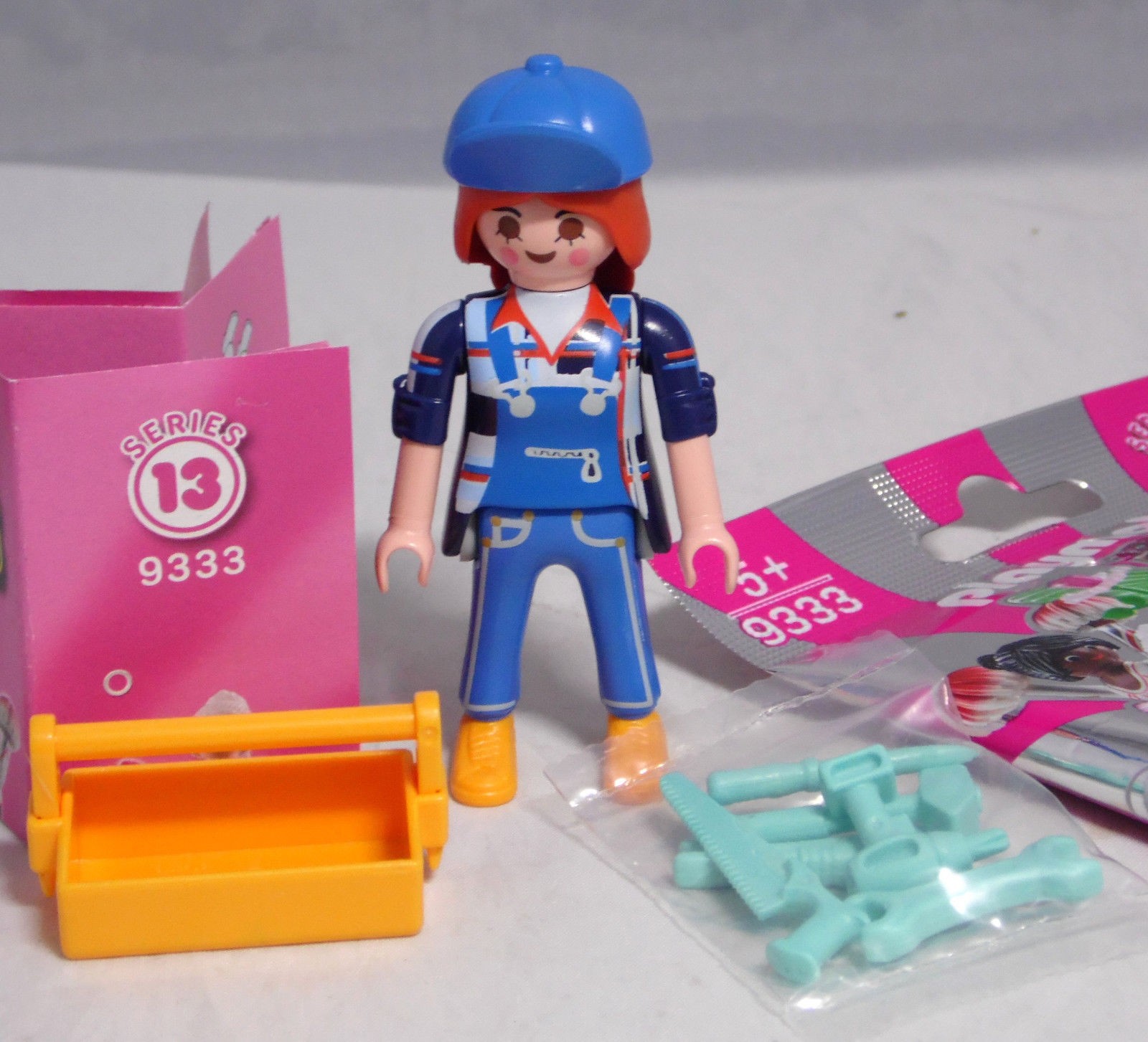PLAYMOBIL FONTANERA SERIE 13