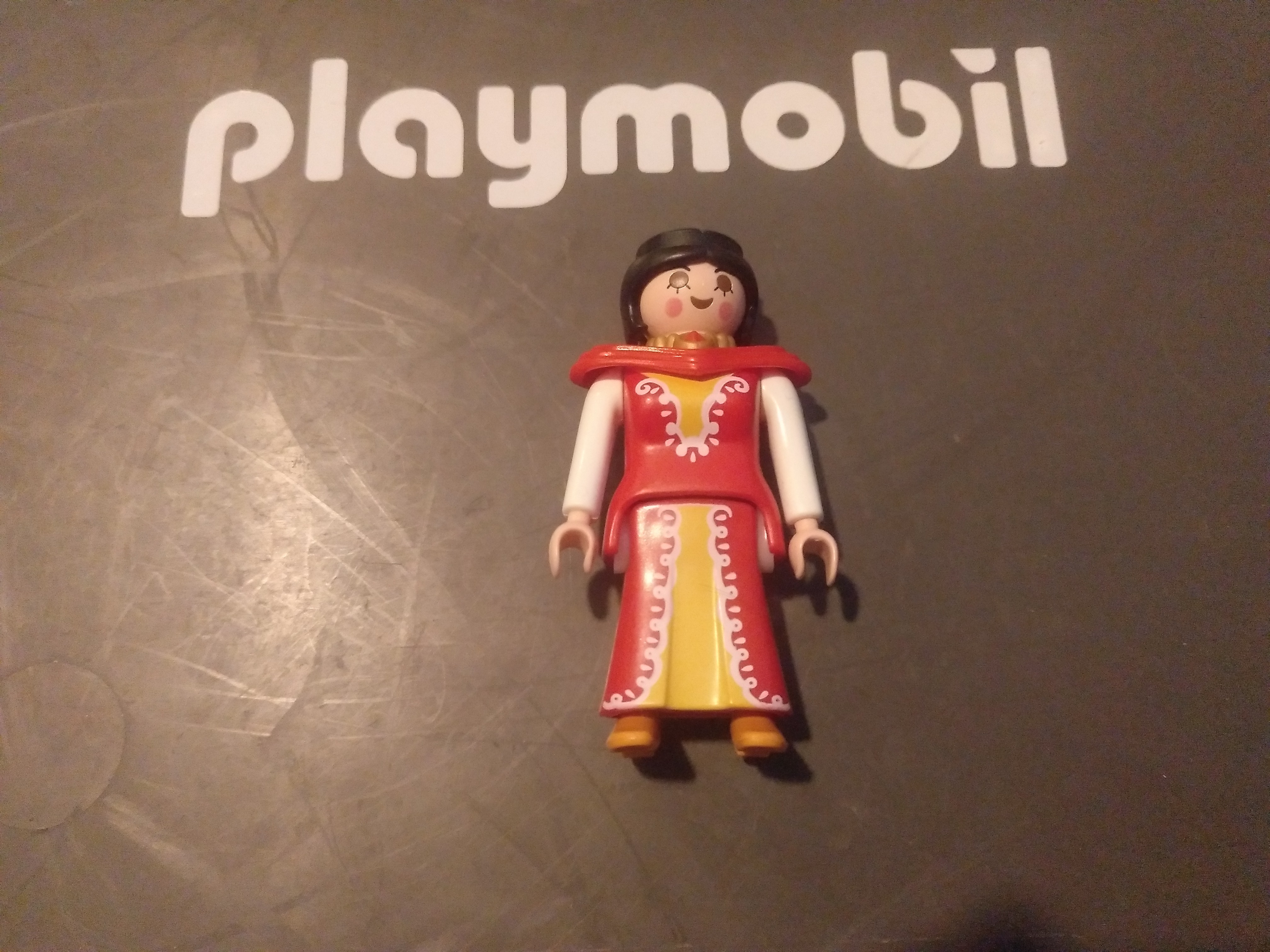 PLAYMOBIL FIGURA PRINCESA MEDIEVAL CON VESTIDO ROJO