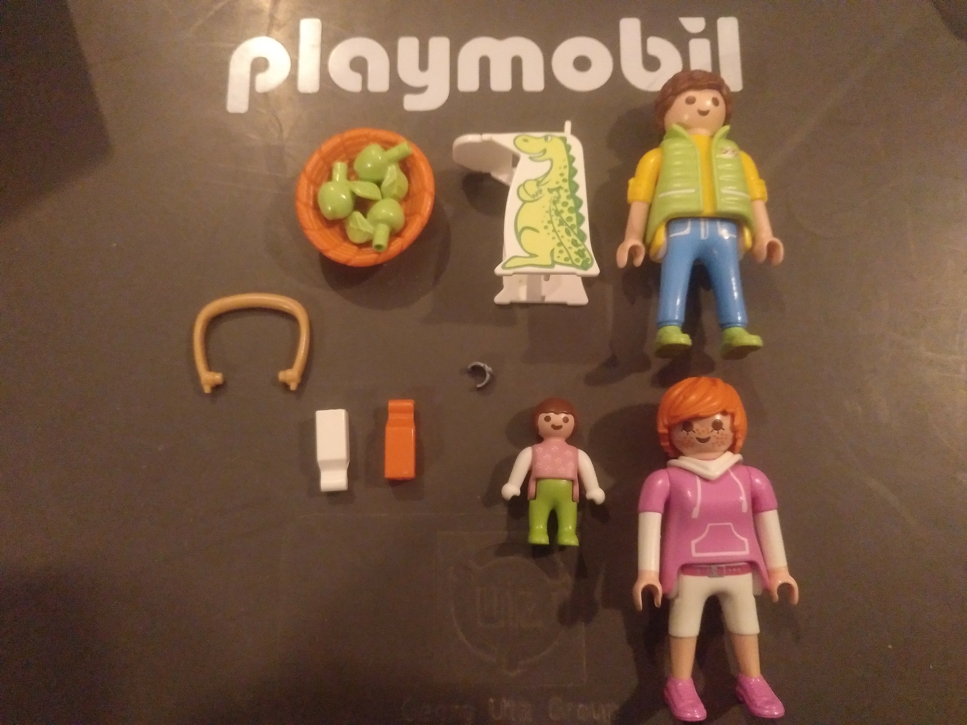 PLAYMOBIL BOLSA CON MATRIMONIO E HIJO CON TRONA