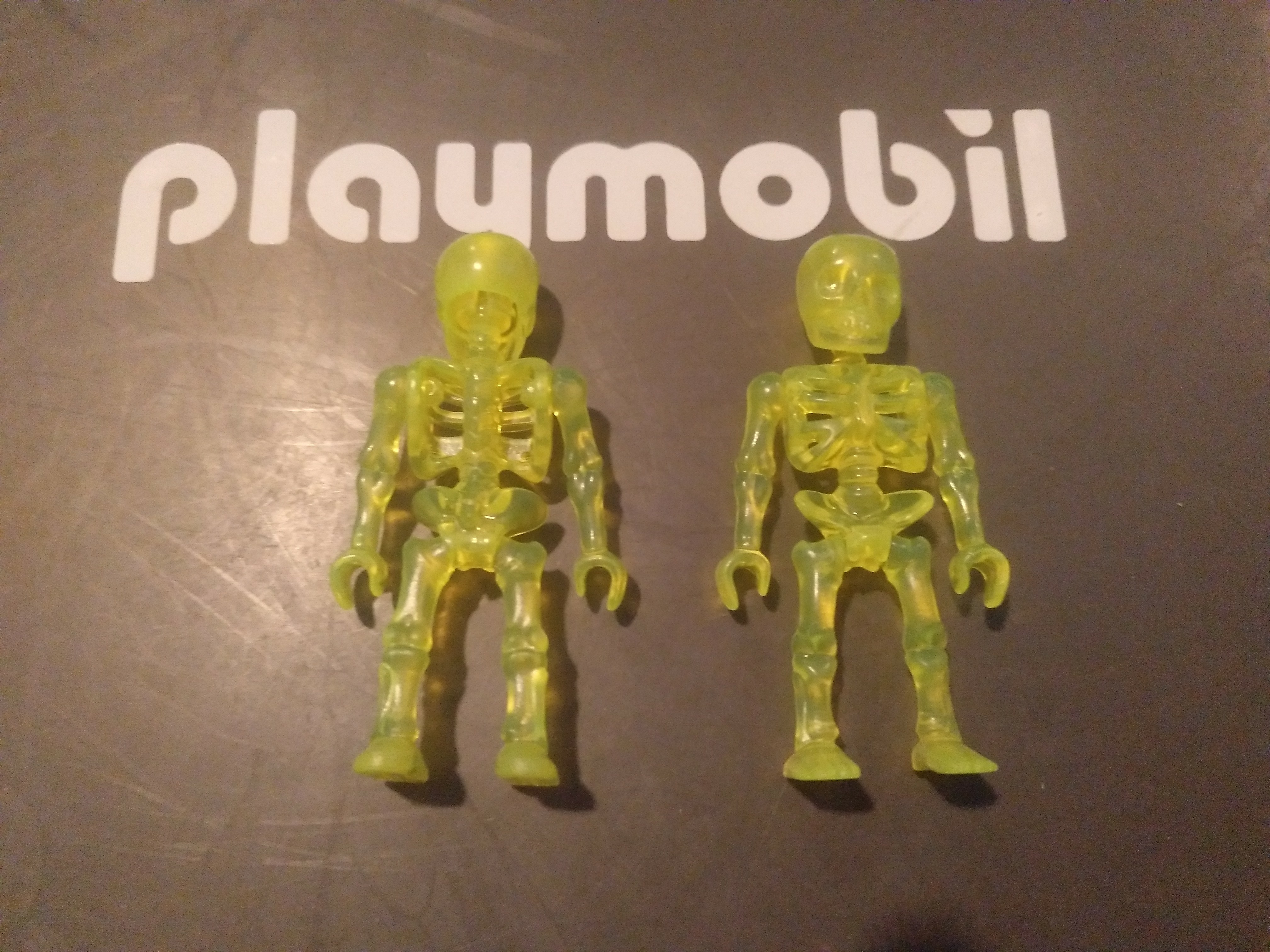PLAYMOBIL ESQUELETO AMARILLO