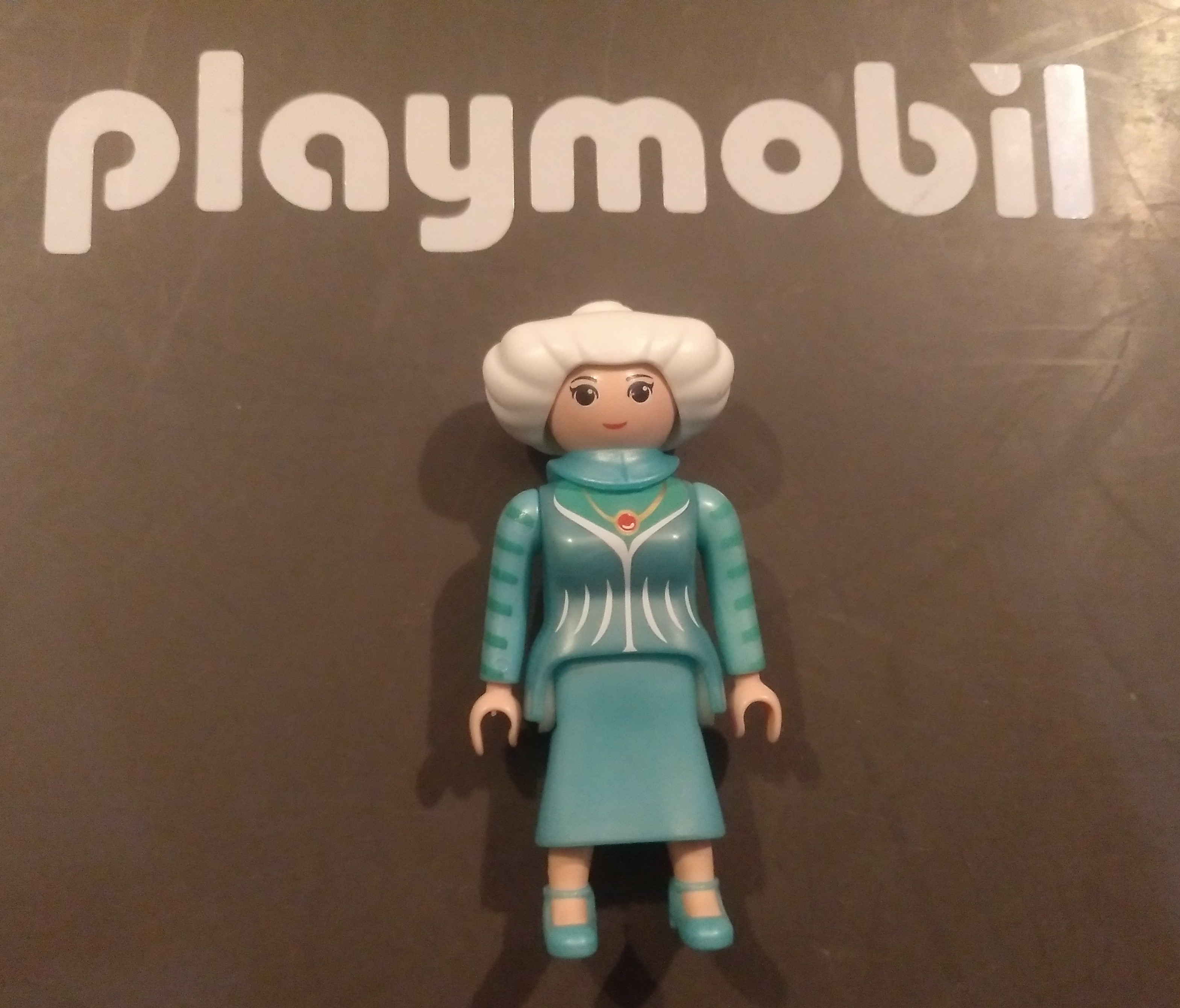 PLAYMOBIL FIGURA MUJER ELEGANTE , ABUELA