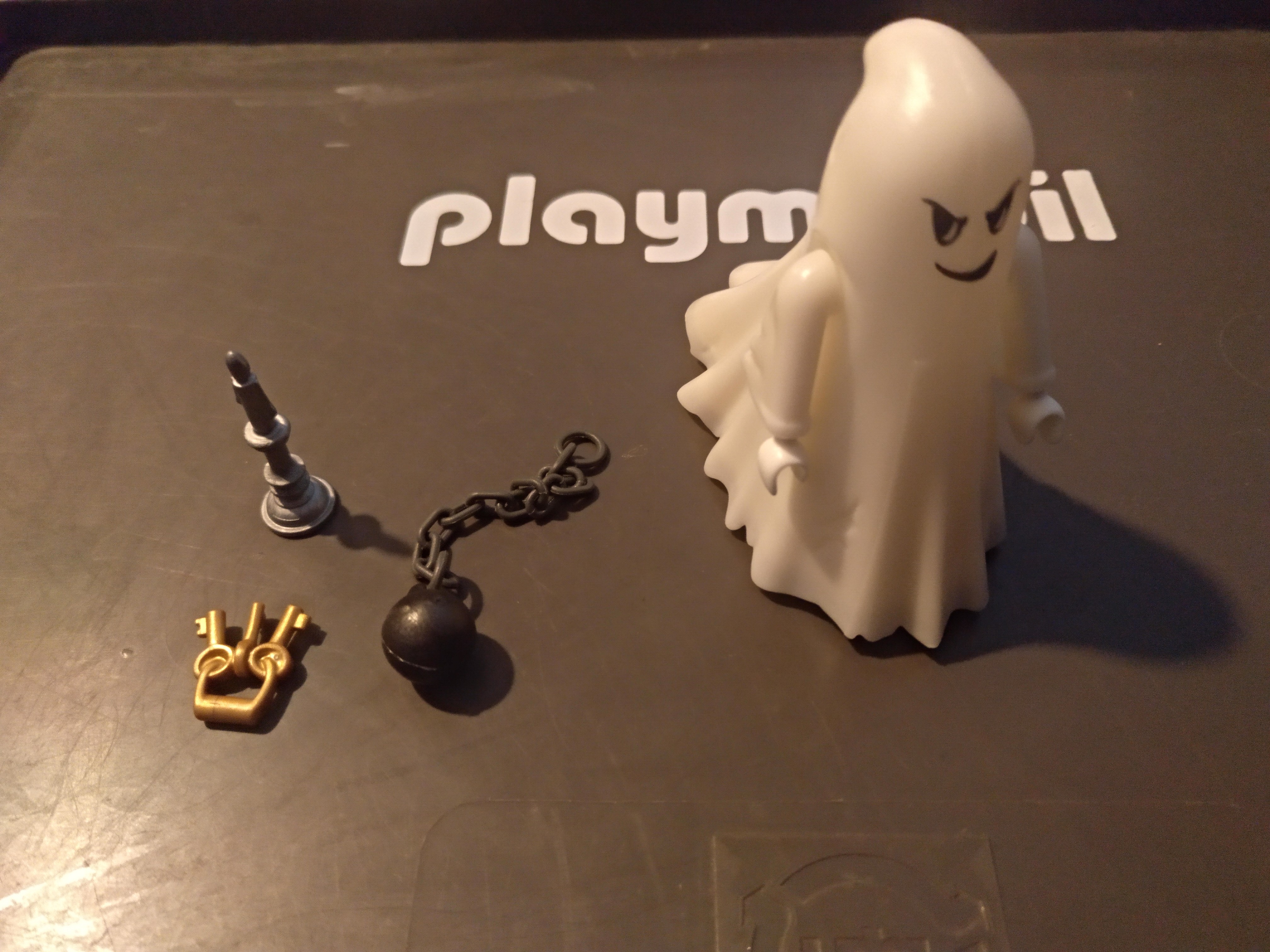 PLAYMOBIL FANTASMA EN BOLSA CERRADA ( NO INCLUYE PILA )