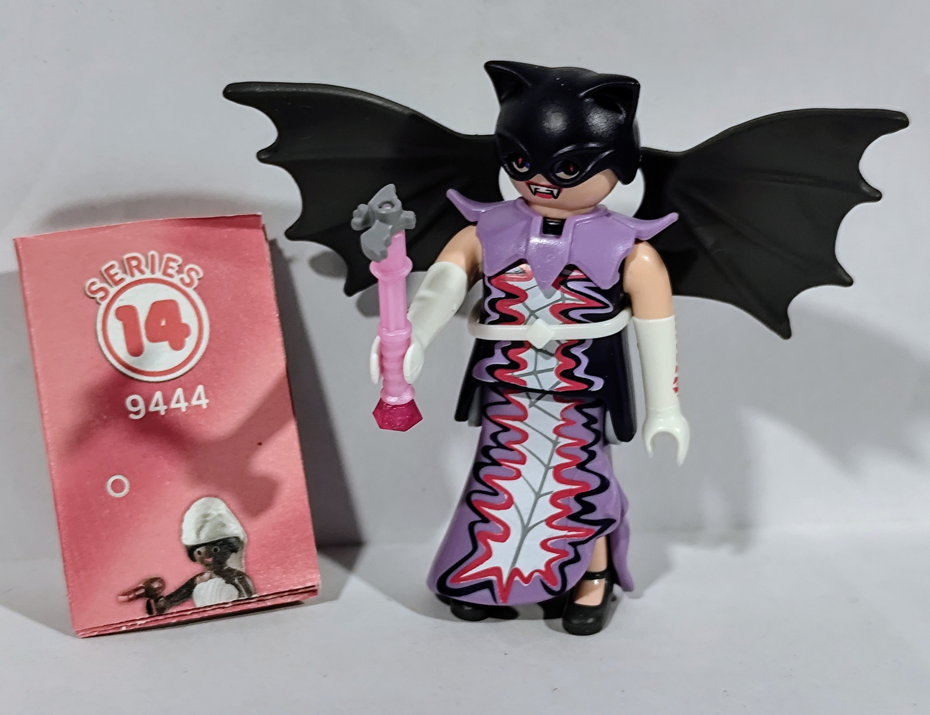 PLAYMOBIL FIGURA SERIE 14 - FIGURA VAMPIRA
