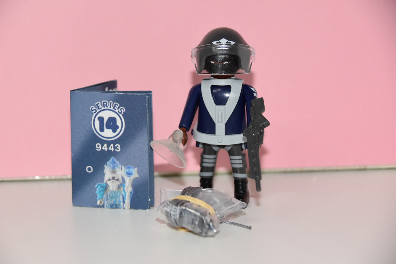 PLAYMOBIL FIGURA SERIE 14 - POLICIA SWAT