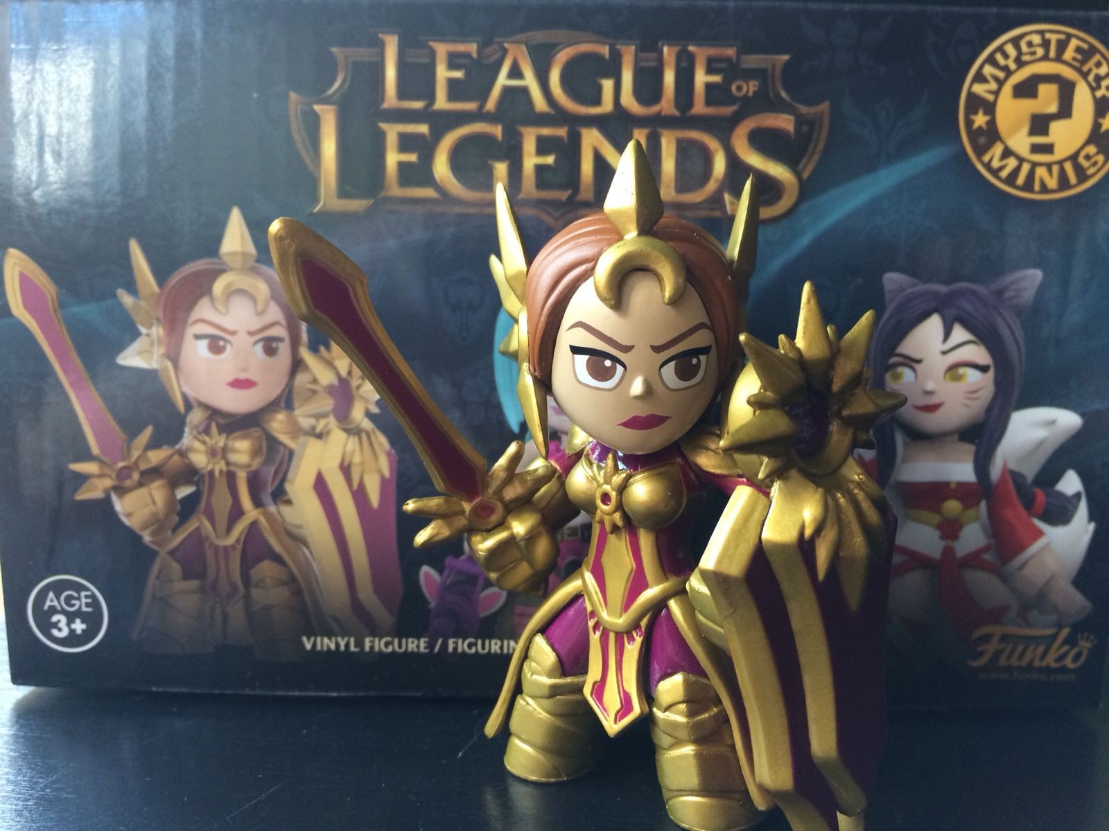 MYSTERY MINIS LEAGUE LEGENDS - LEONA