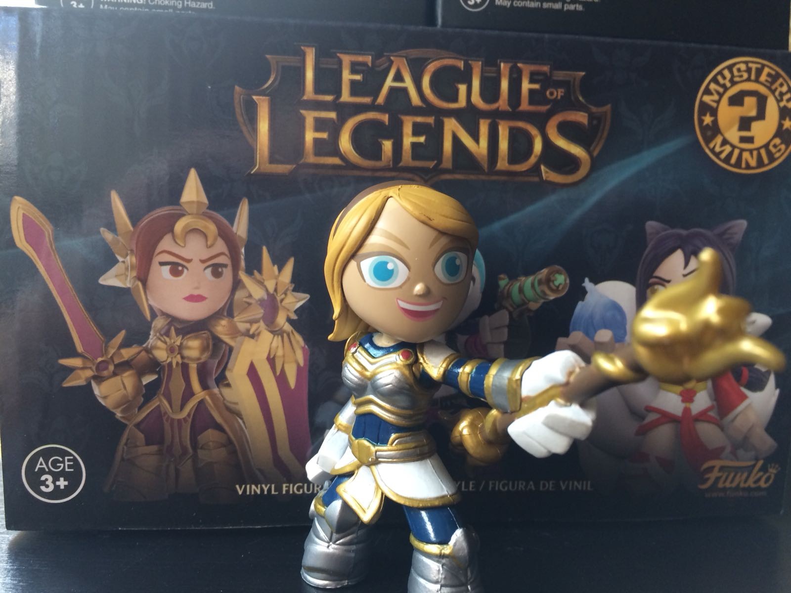 MYSTERY MINIS LEAGUE LEGENDS - LUX