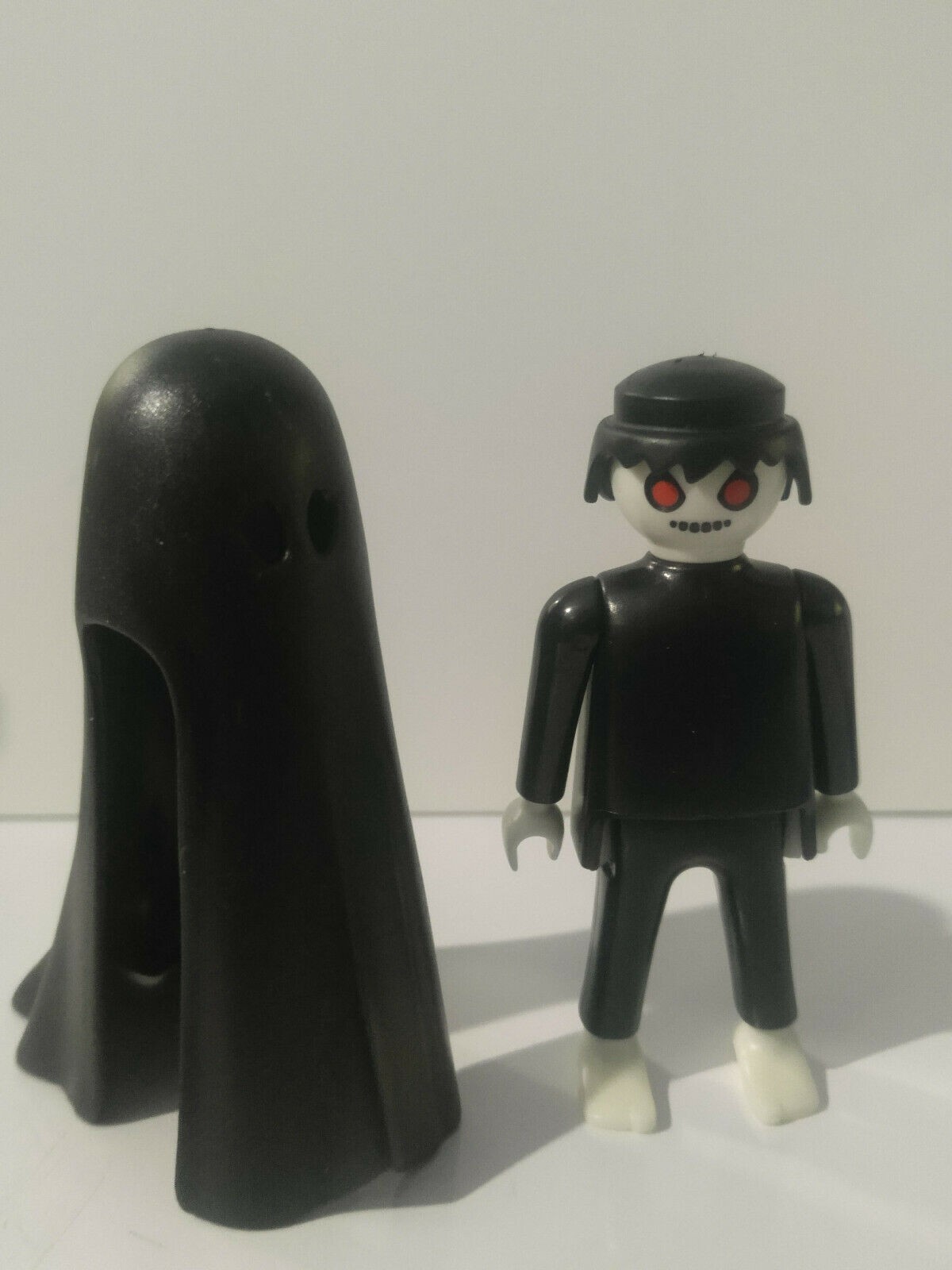 PLAYMOBIL FANTASMA CON ZOMBIE
