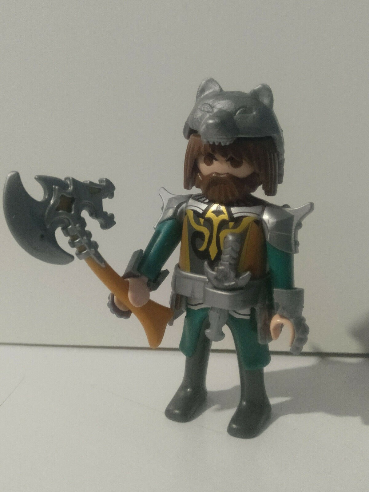 PLAYMOBIL GUERRERO DE LOS BOSQUES CON CABEZA DE LOBO - 31/12/19