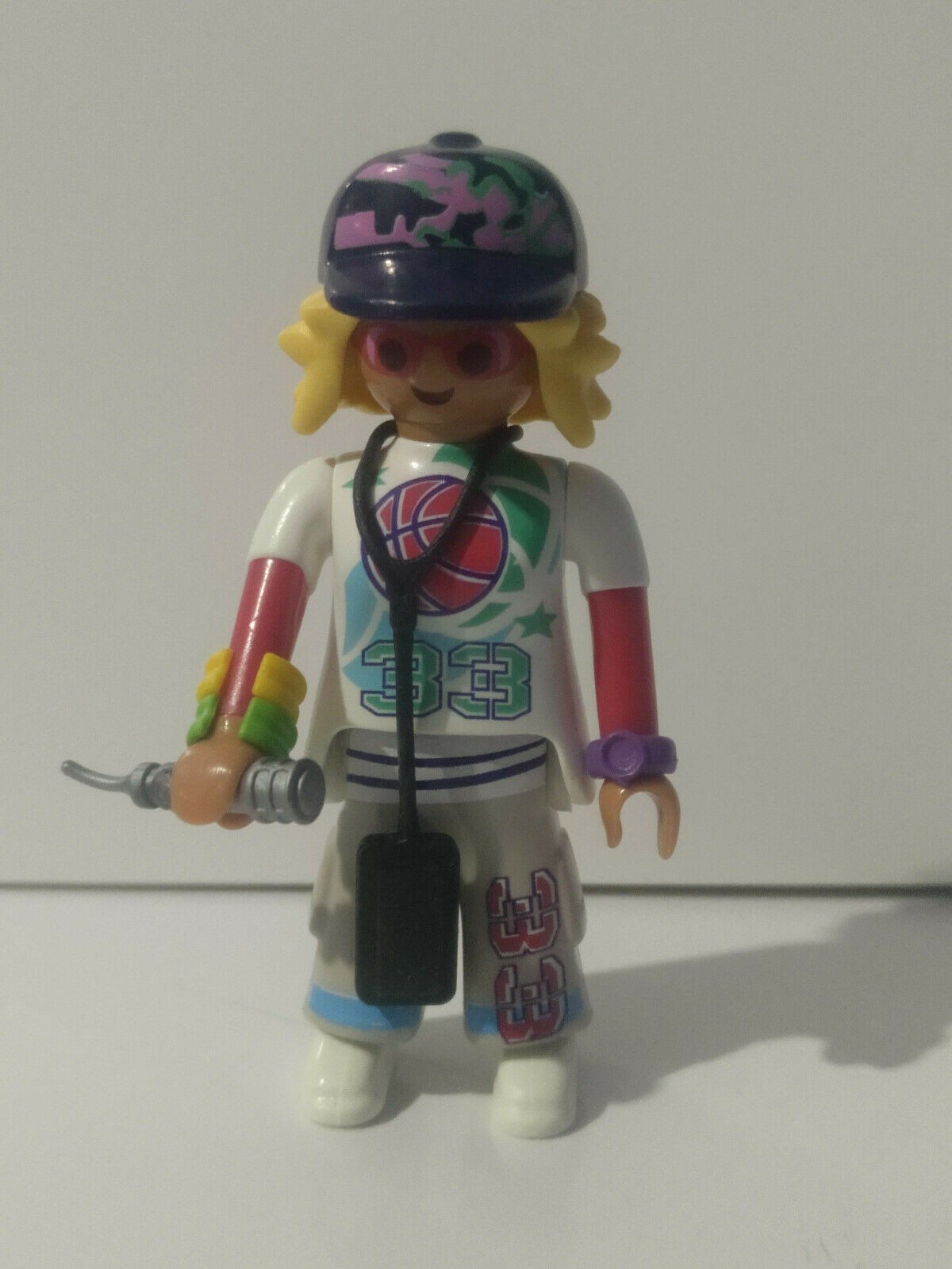 PLAYMOBIL MUJER RAPERA CON GORRA - 31/12/19