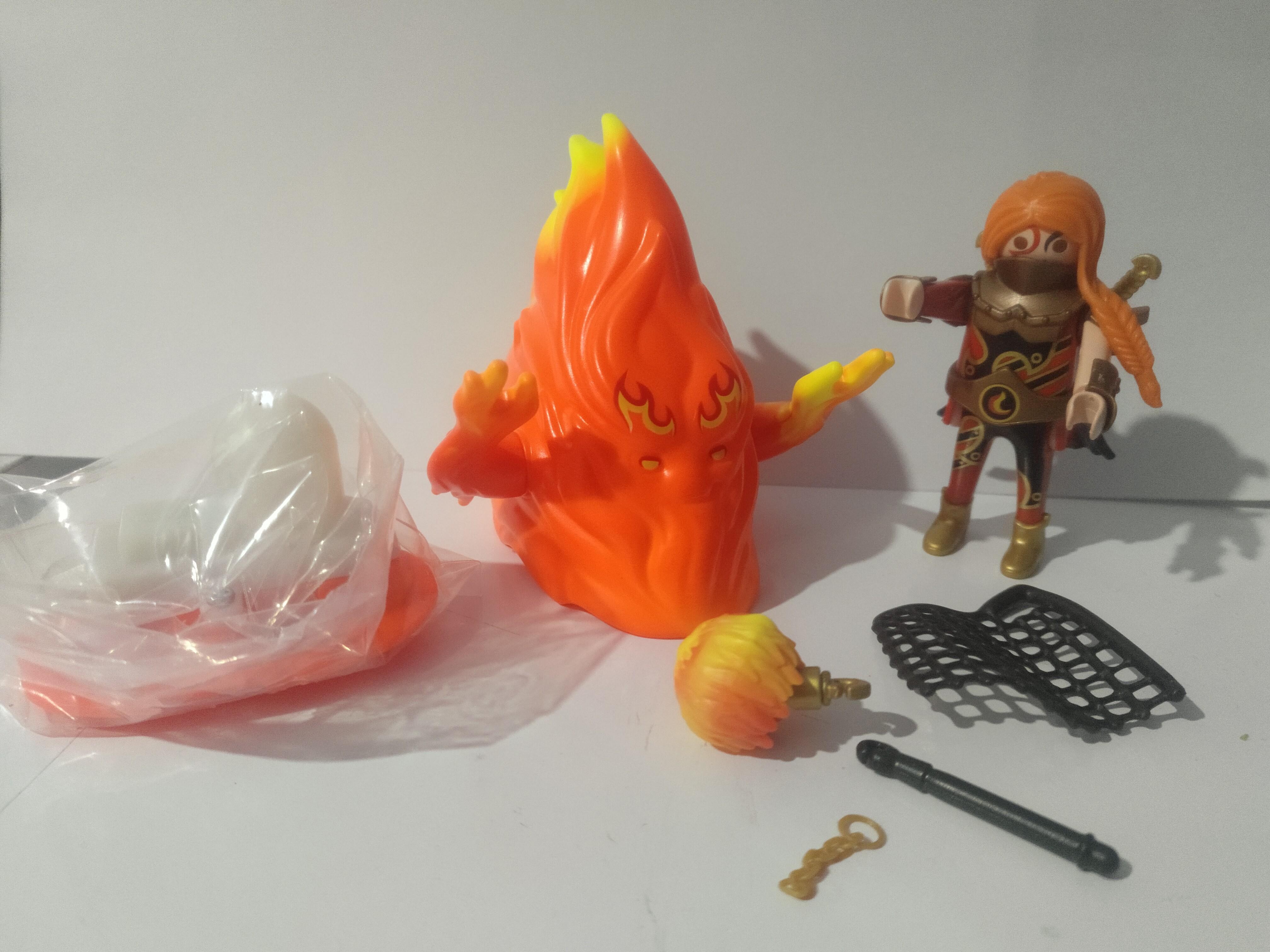 PLAYMOBIL 70227 EN BOLSA , GUERRERA NOVELMORE CONTRA FUEGO - 31/12/19