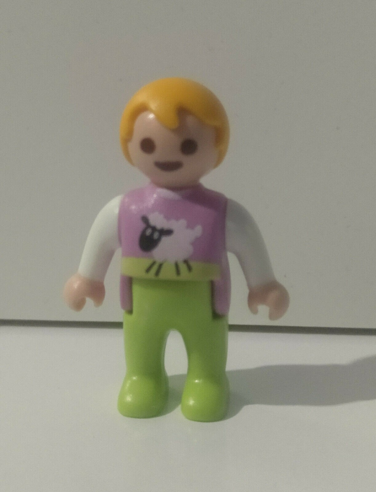 PLAYMOBIL BEBE CON OVEJITA EN LA CAMISETA - 14/11/19