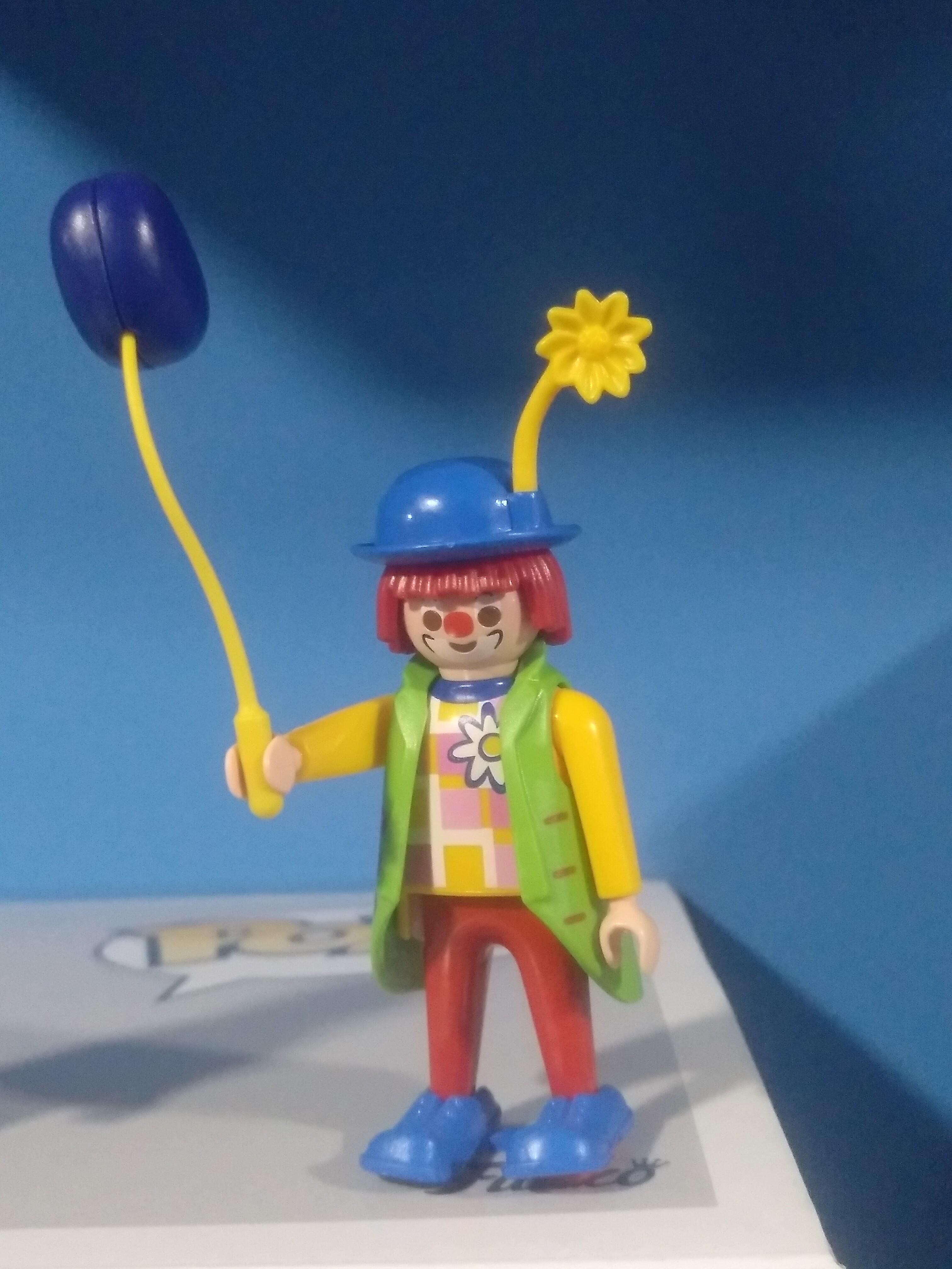 PLAYMOBIL PAYASO CON GLOBO EN FORMA DE CORAZON