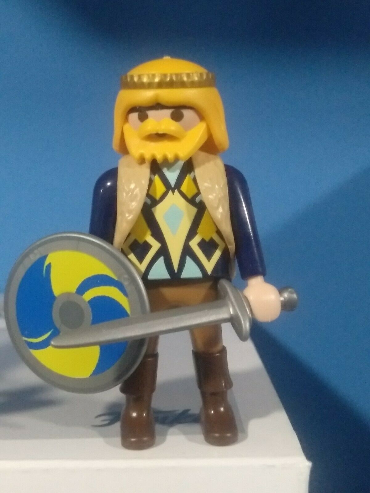 PLAYMOBIL GUERRERO VIKINGO CON ESPADA Y ESCUDO