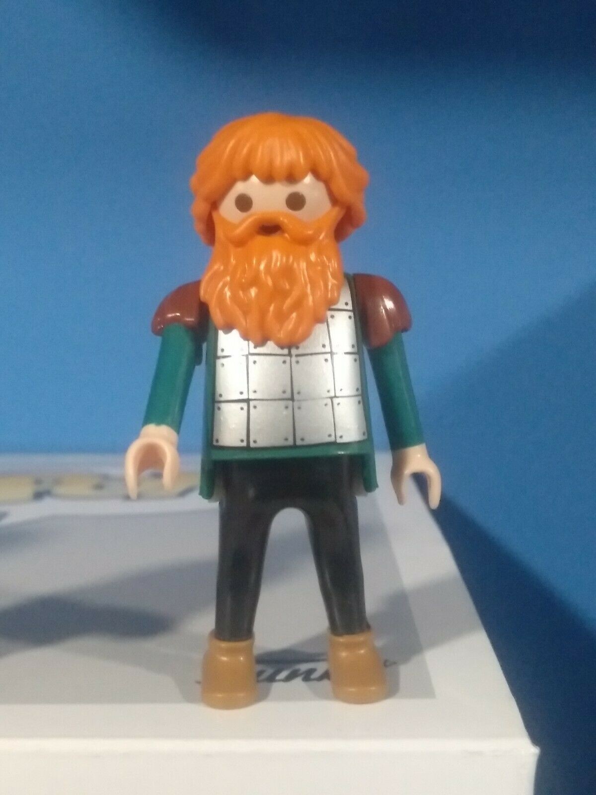 PLAYMOBIL FIGURA GUERRERO VIKINGO BARBA NARANJA