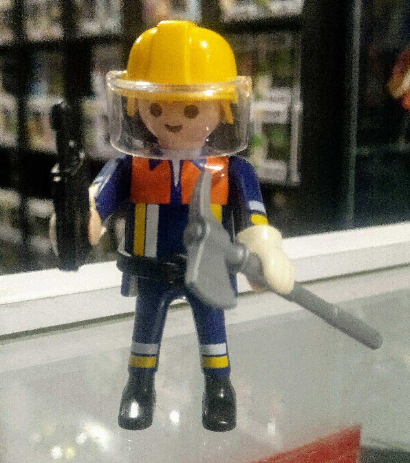 PLAYMOBIL BOMBERO CON HACHA - 15/9/20