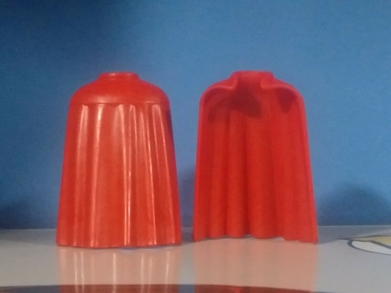 PLAYMOBIL PAREJA DE CAPAS ROJAS LARGAS