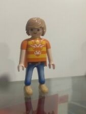 PLAYMOBIL FIGURA CHICO CITY CON PECAS NARANJAS - 14/7/20