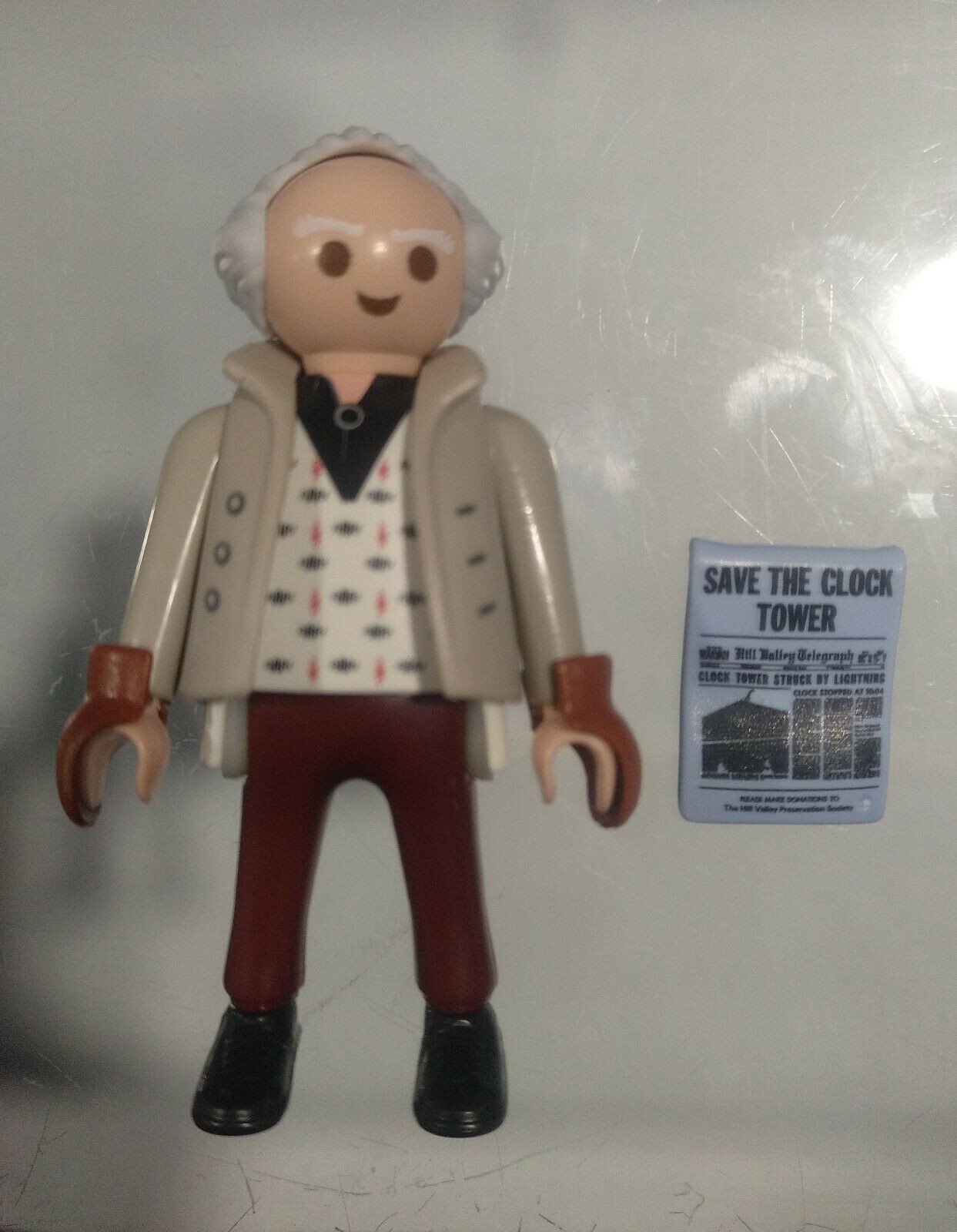 PLAYMOBIL REGRESO AL FUTURO - FIGURA DOC CON PERIODICO