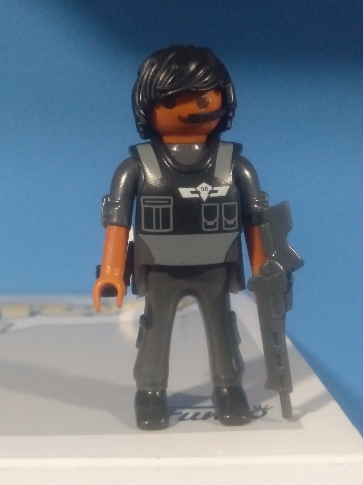 PLAYMOBIL POLICIA SWAT CON AMETRALLADORA - 30/9/15
