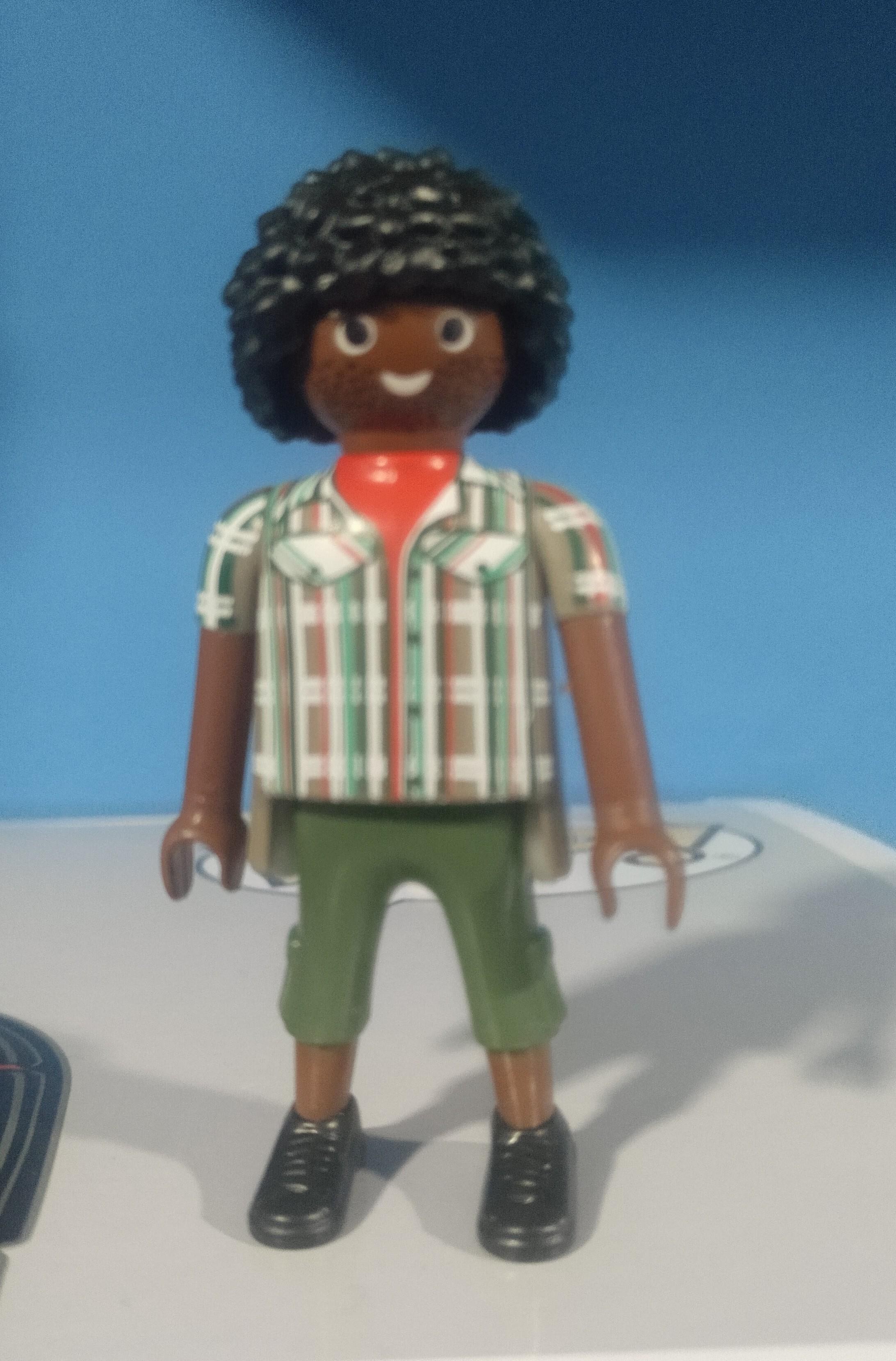 PLAYMOBIL FIGURA EXPLORADOR NEGRO - 26/12/19