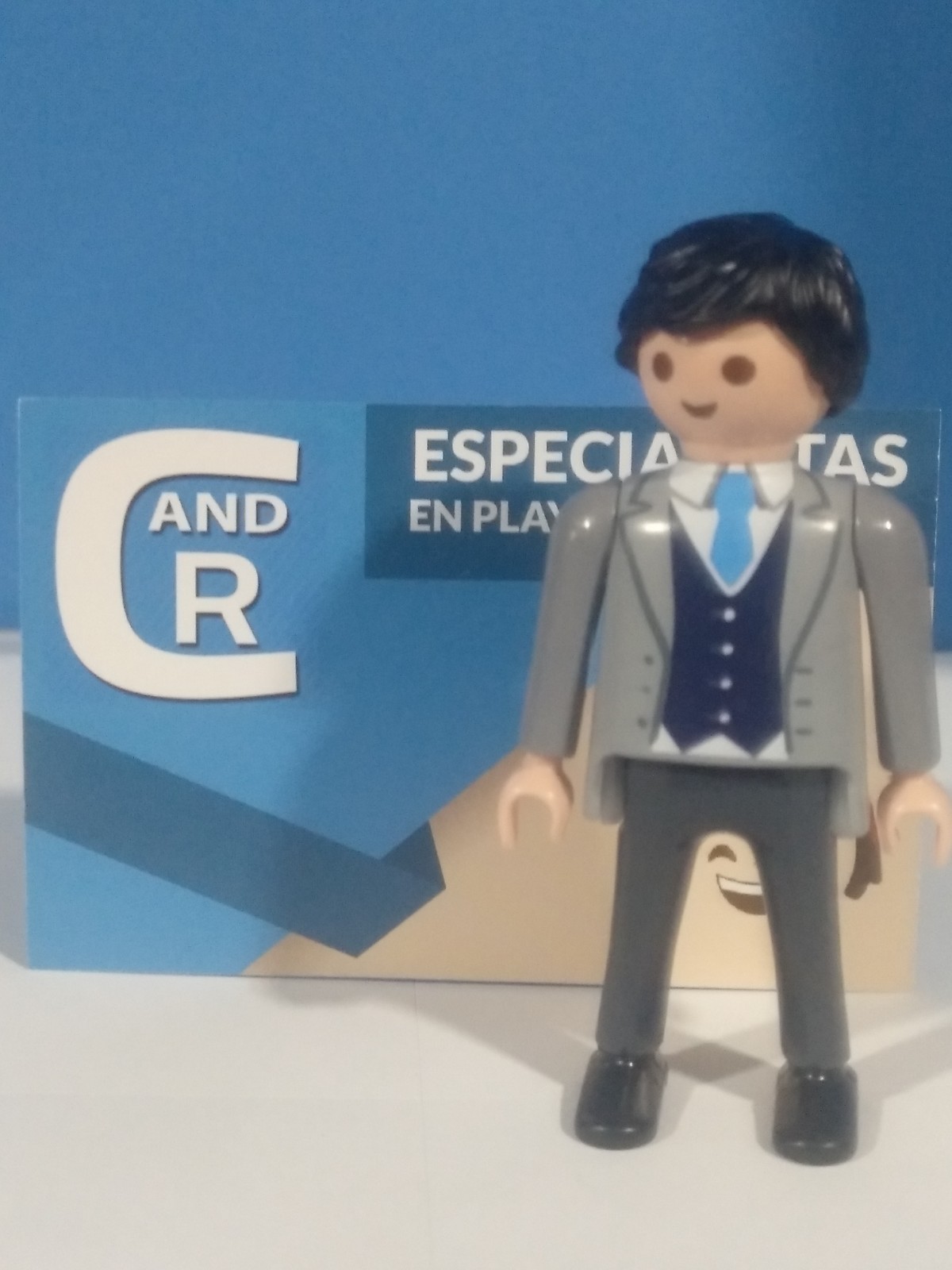 PLAYMOBIL FIGURA NOVIO MORENO CON TRAJE GRIS - 20/1/21