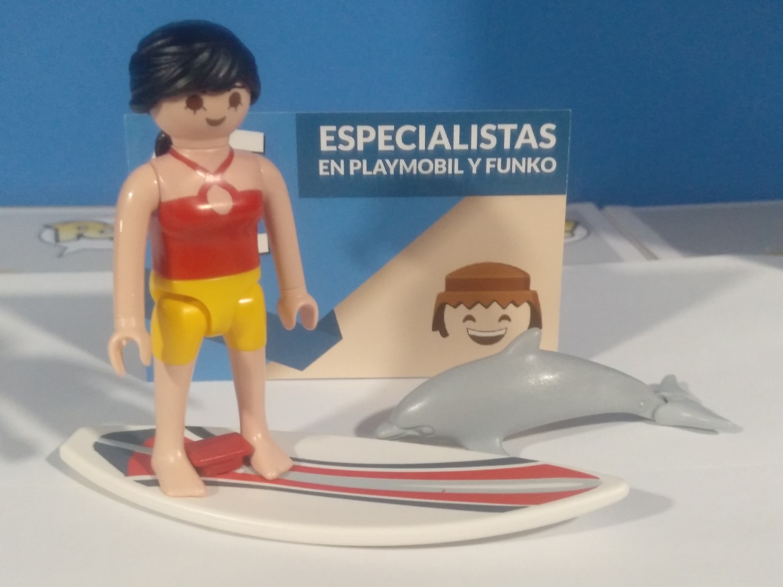 PLAYMOBIL MUJER SURFISTA CON DELFIN - 23/1/21