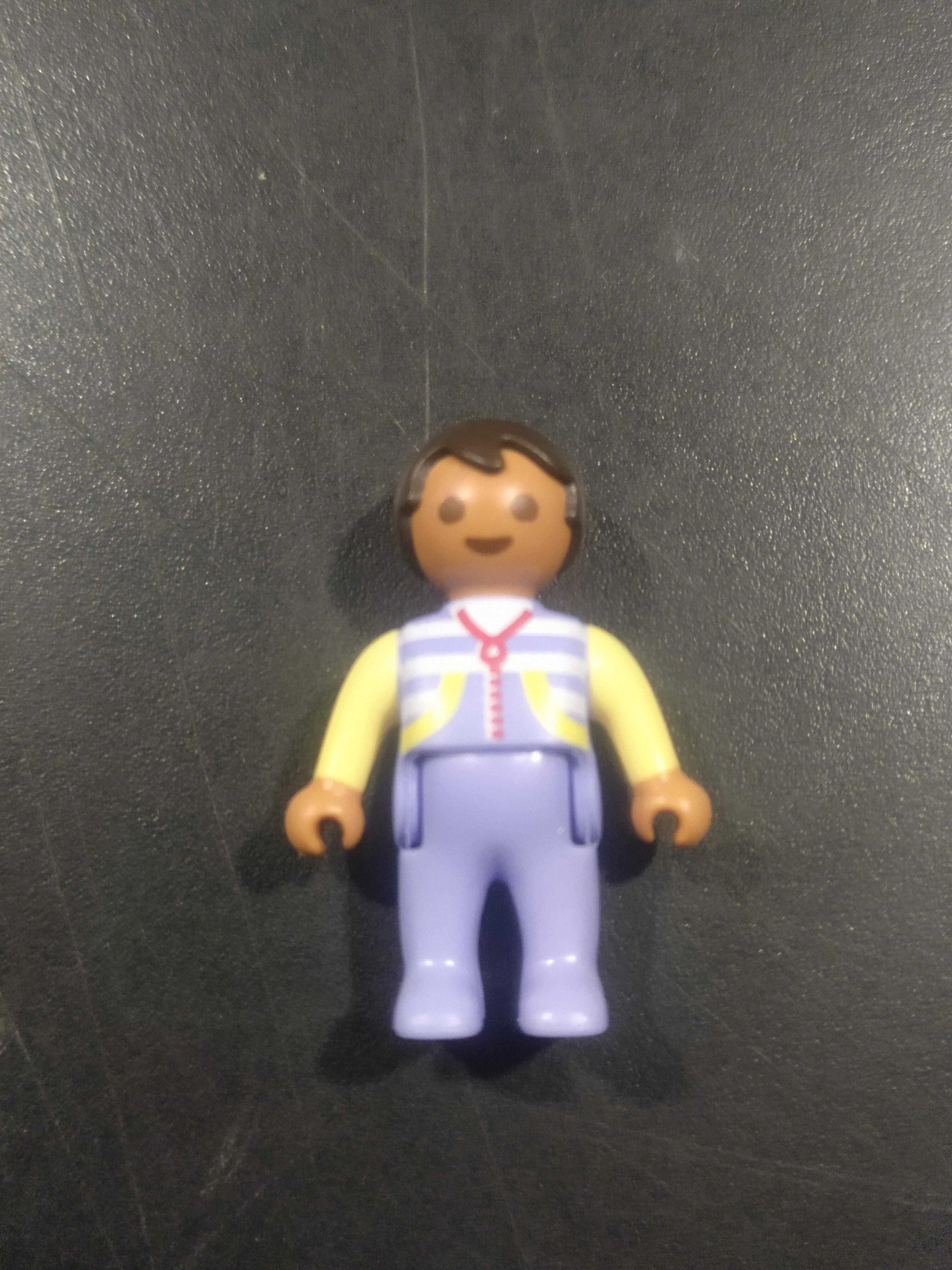 PLAYMOBIL BEBE PIEL MORENA , NO NEGRO - 4/10/16