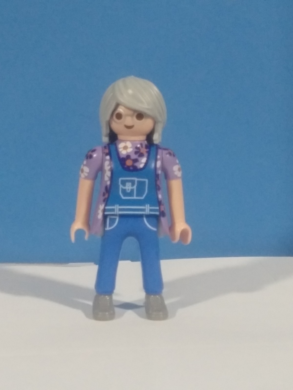 PLAYMOBIL FIGURA MUJER ANCIANA CON GAFAS Y PETO - 13/2/21