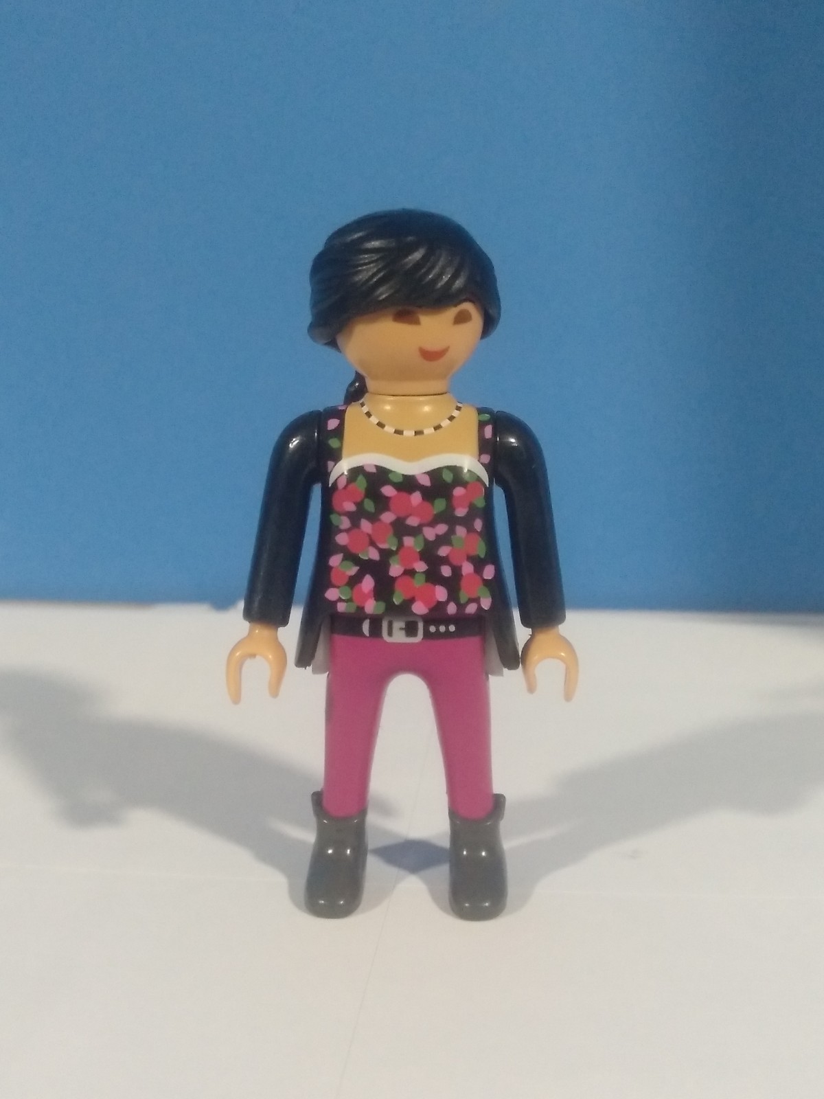 PLAYMOBIL FIGURA CHICA MORENA DE PIEL OSCURA - 15/2/21