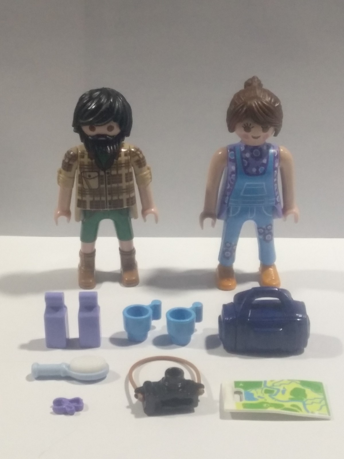PLAYMOBIL PAREJA DE CAMPISTAS , SENDERISTAS - 15/2/21