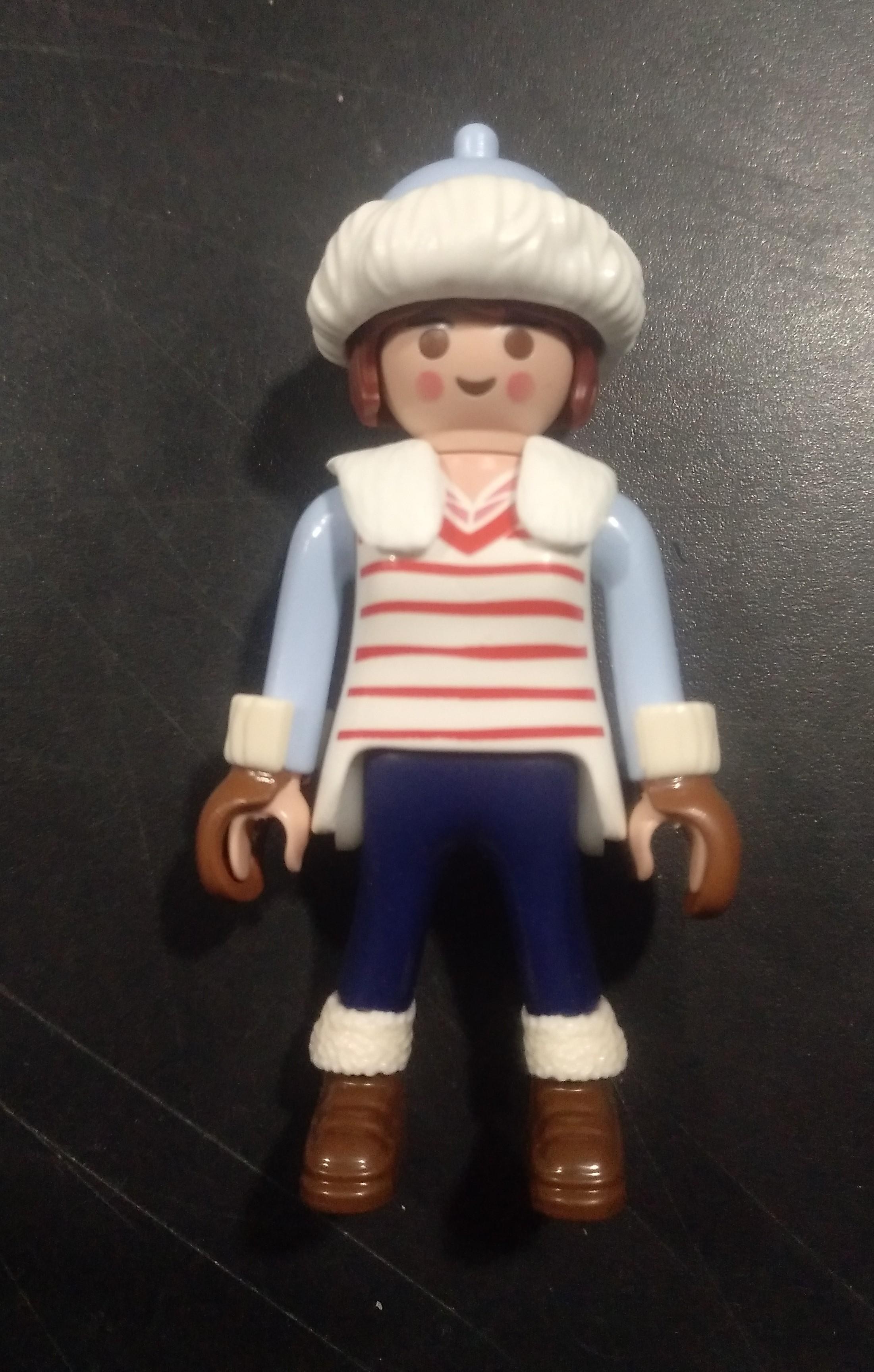 PLAYMOBIL MUJER CON GORRO Y GUANTES DE NIEVE - 30/9/19