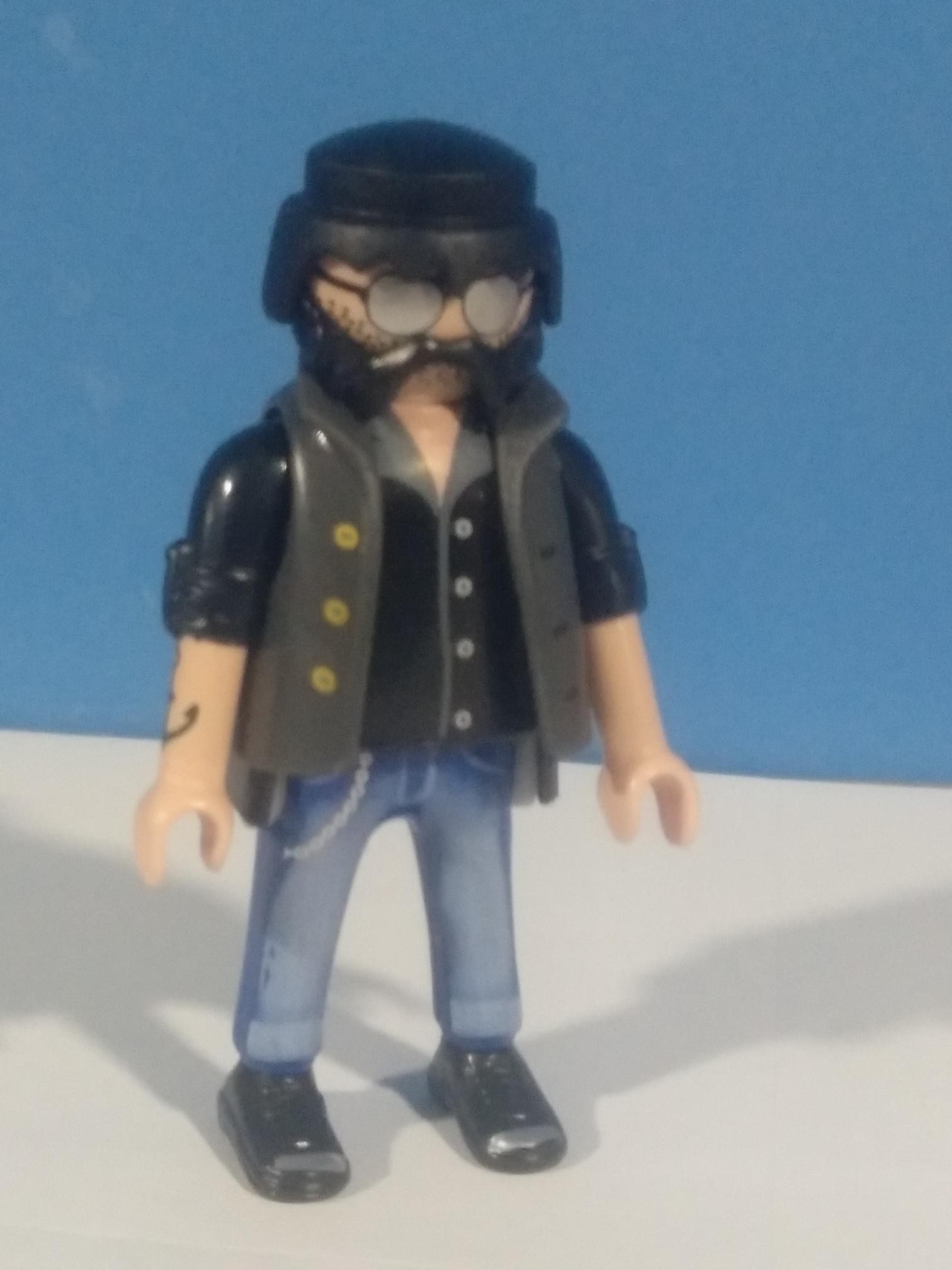 PLAYMOBIL MALOTE , GAMBERRO . MOTERO - 11/3/21