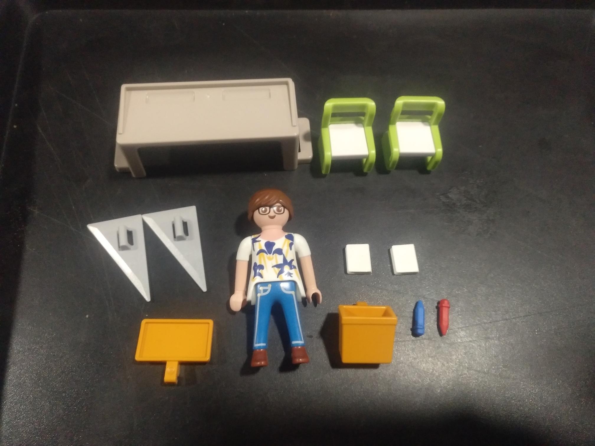 PLAYMOBIL PROFESORA CON ACCESORIOS - 22/4/21