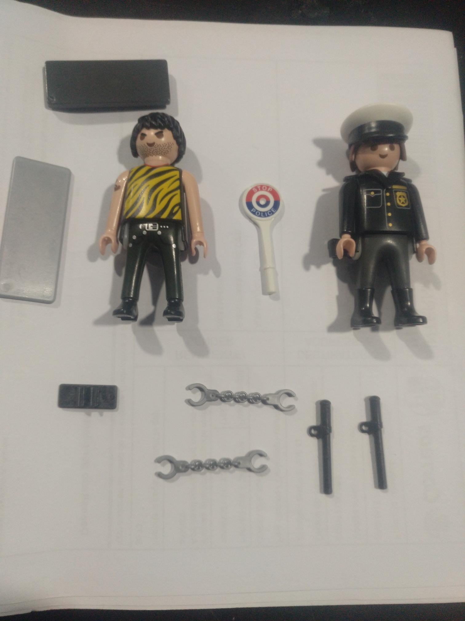 PLAYMOBIL POLICIA Y LADRON - 22/4/21