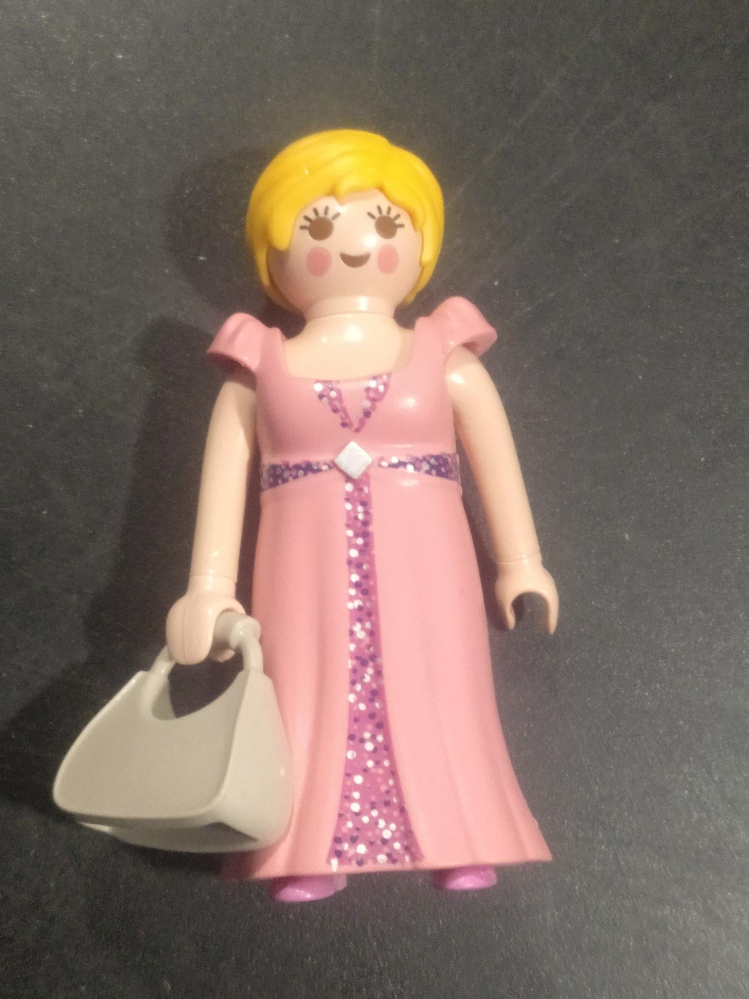 PLAYMOBIL MUJER CON VESTIDO Y BOLSO - 22/4/21