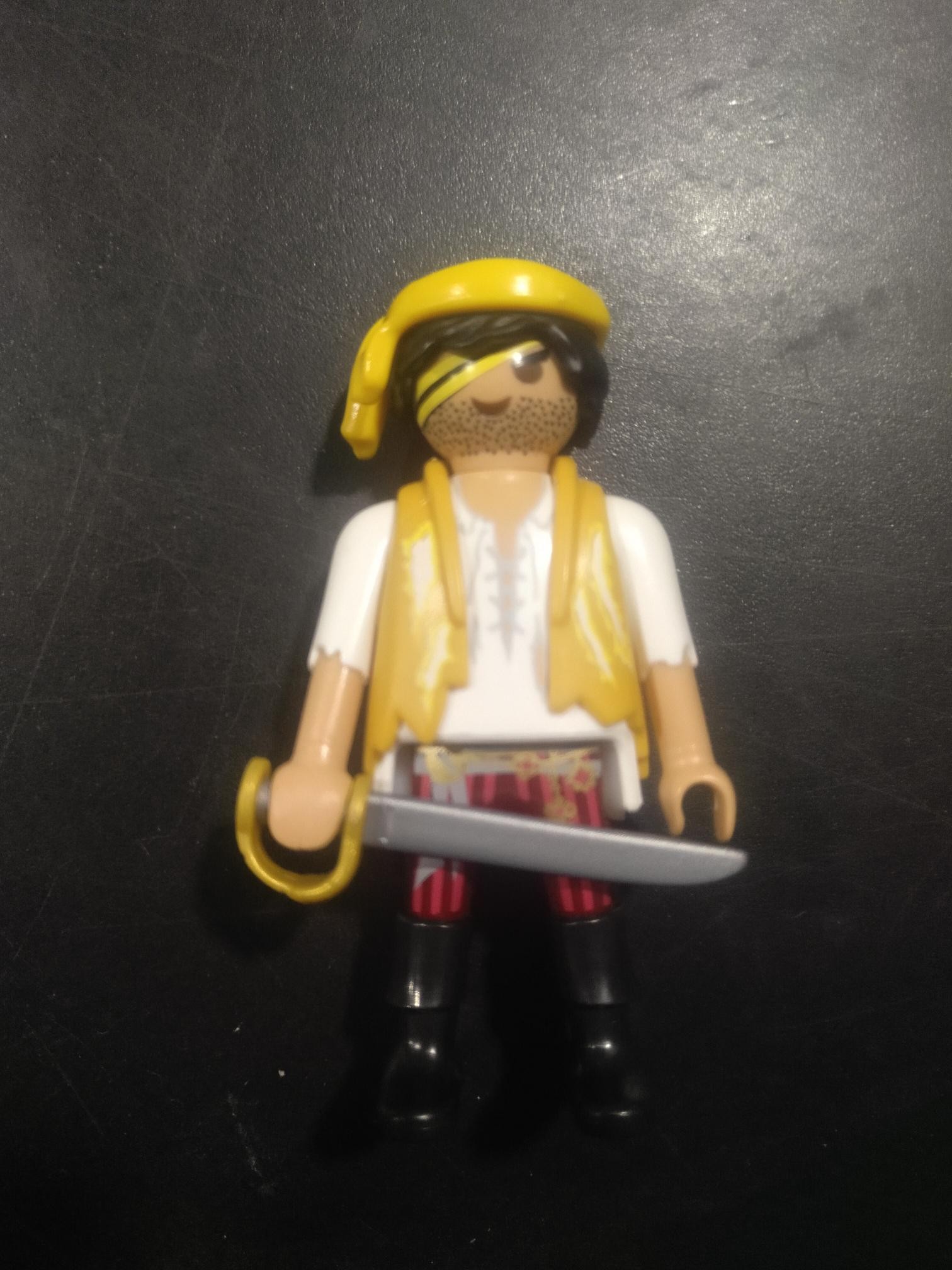 PLAYMOBIL PIRATA CON ESPADA - 7/4/21