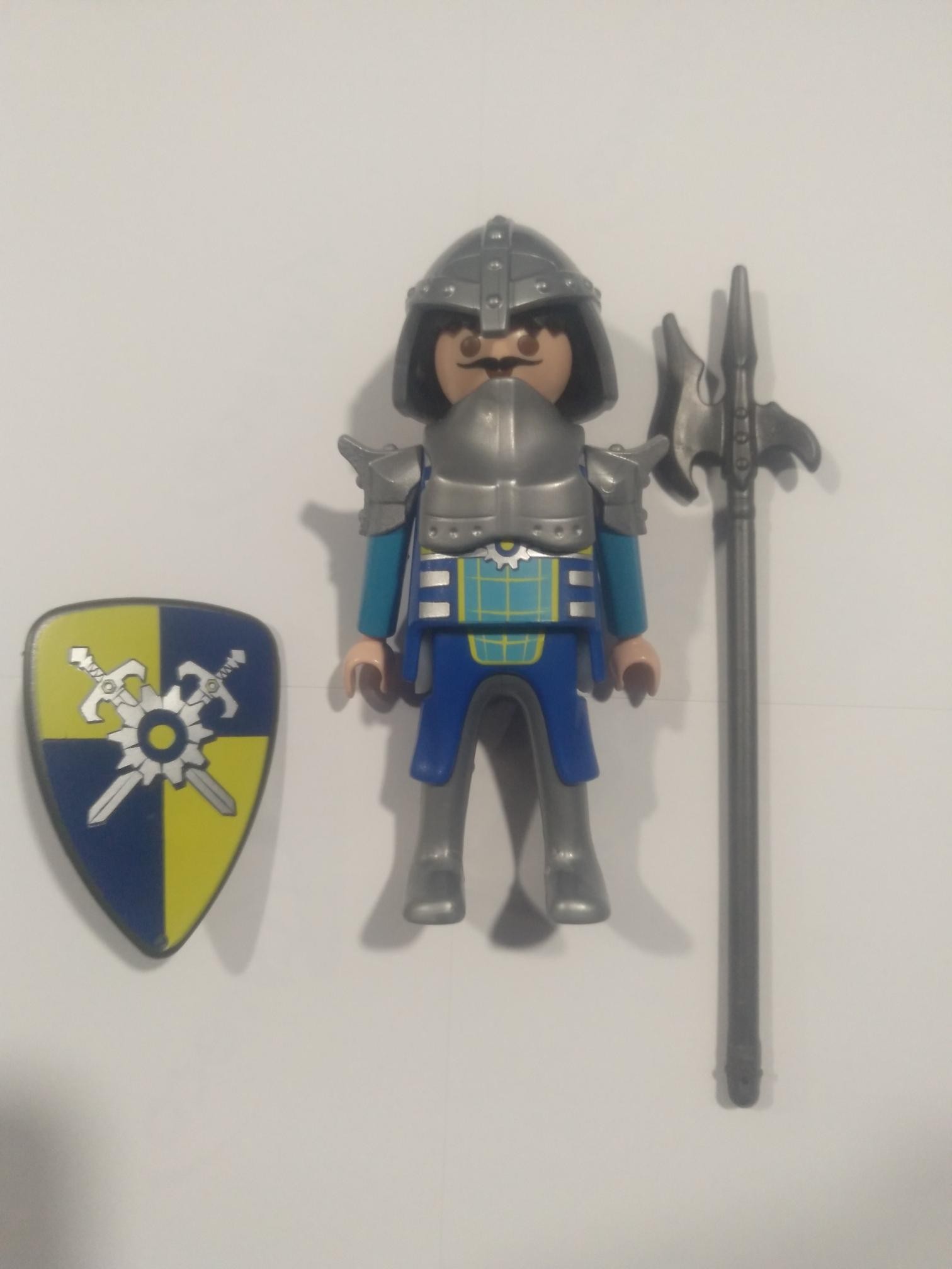 PLAYMOBIL GUERRERO NOVELMORE CON ESCUDO - 16/4/19