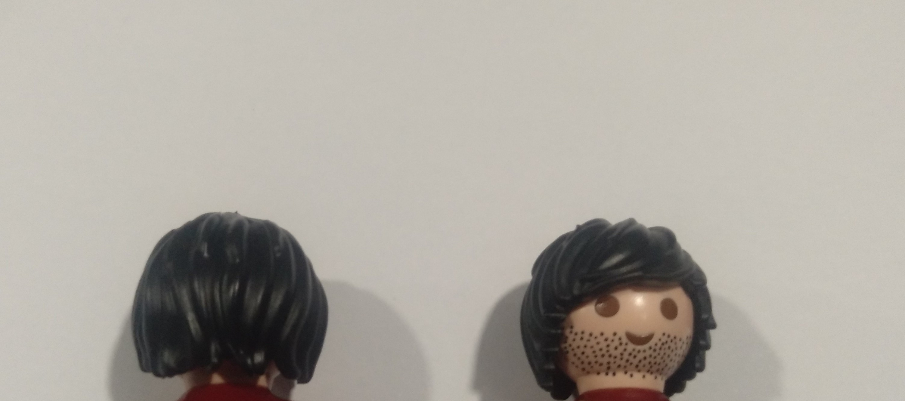 PLAYMOBIL PAREJA PELOS NEGROS FLEQUILLO ( no incluye cabeza ) -27/5/21