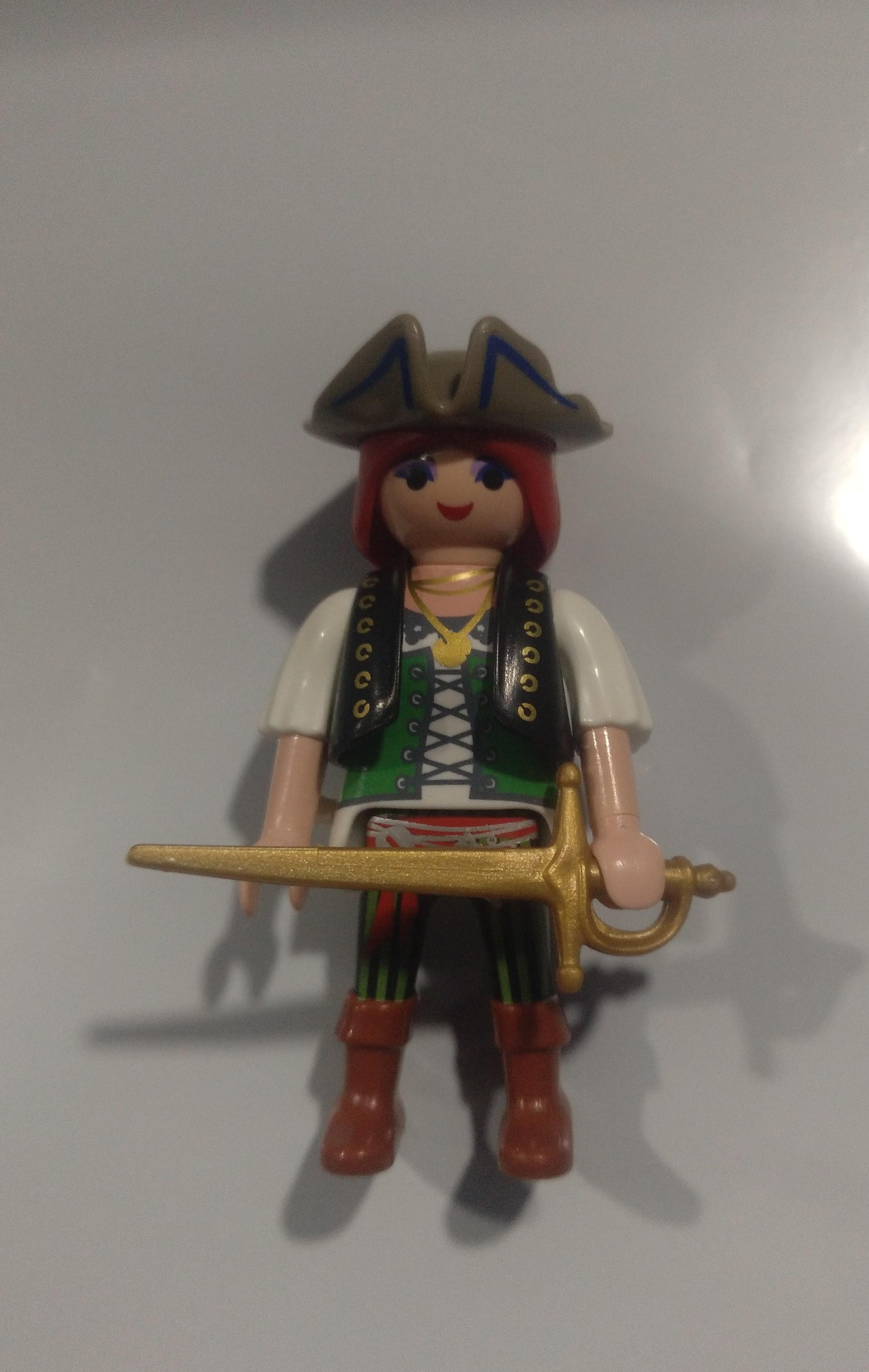 PLAYMOBIL MUJER PIRATA CON ESPADA - 25/6/21