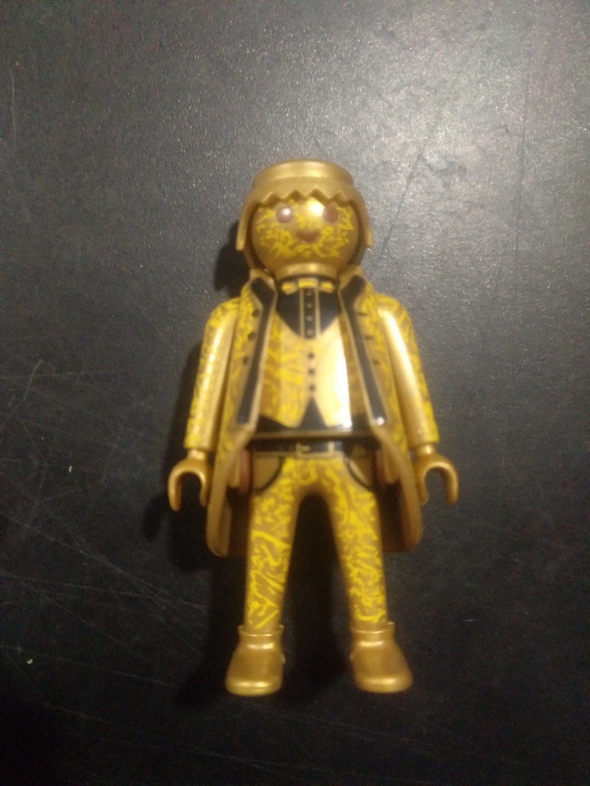 PLAYMOBIL FIGURA HOMBRE DE ORO - 27/5/21