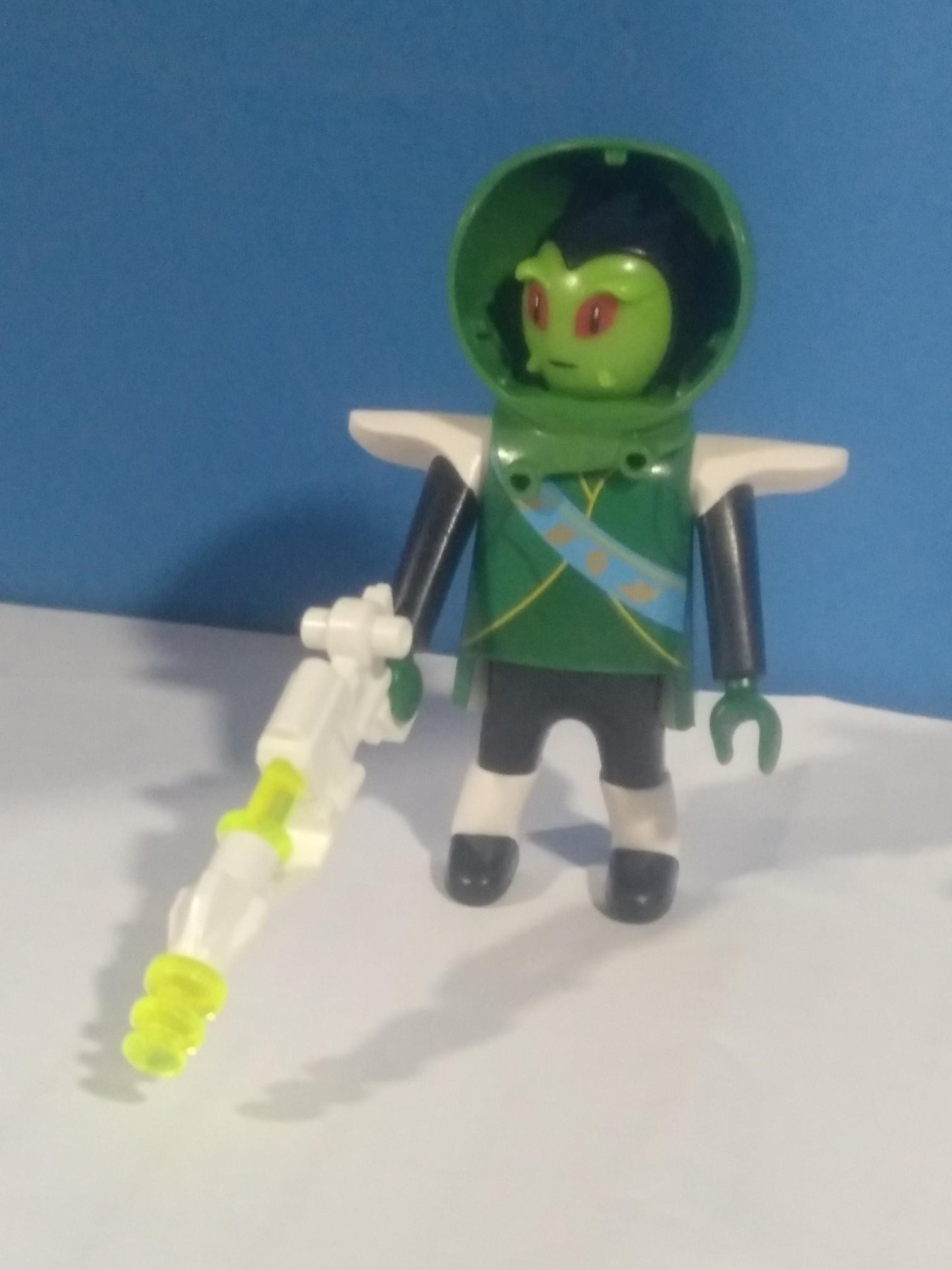 PLAYMOBIL ALIENIGENA ARMADO - 24/12/19