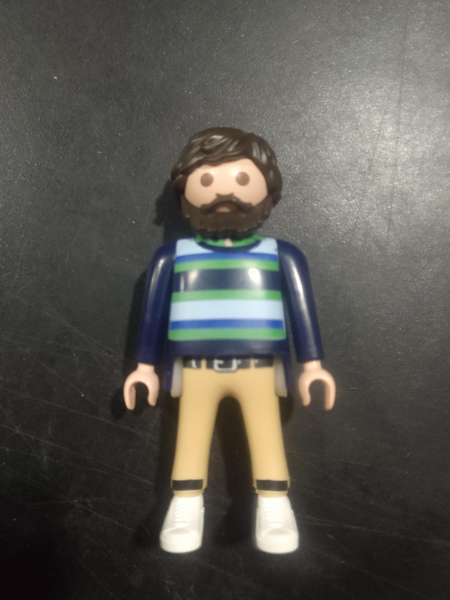 PLAYMOBIL FIGURA CITY HOMBRE MORENO CON BARBA - 13/8/21