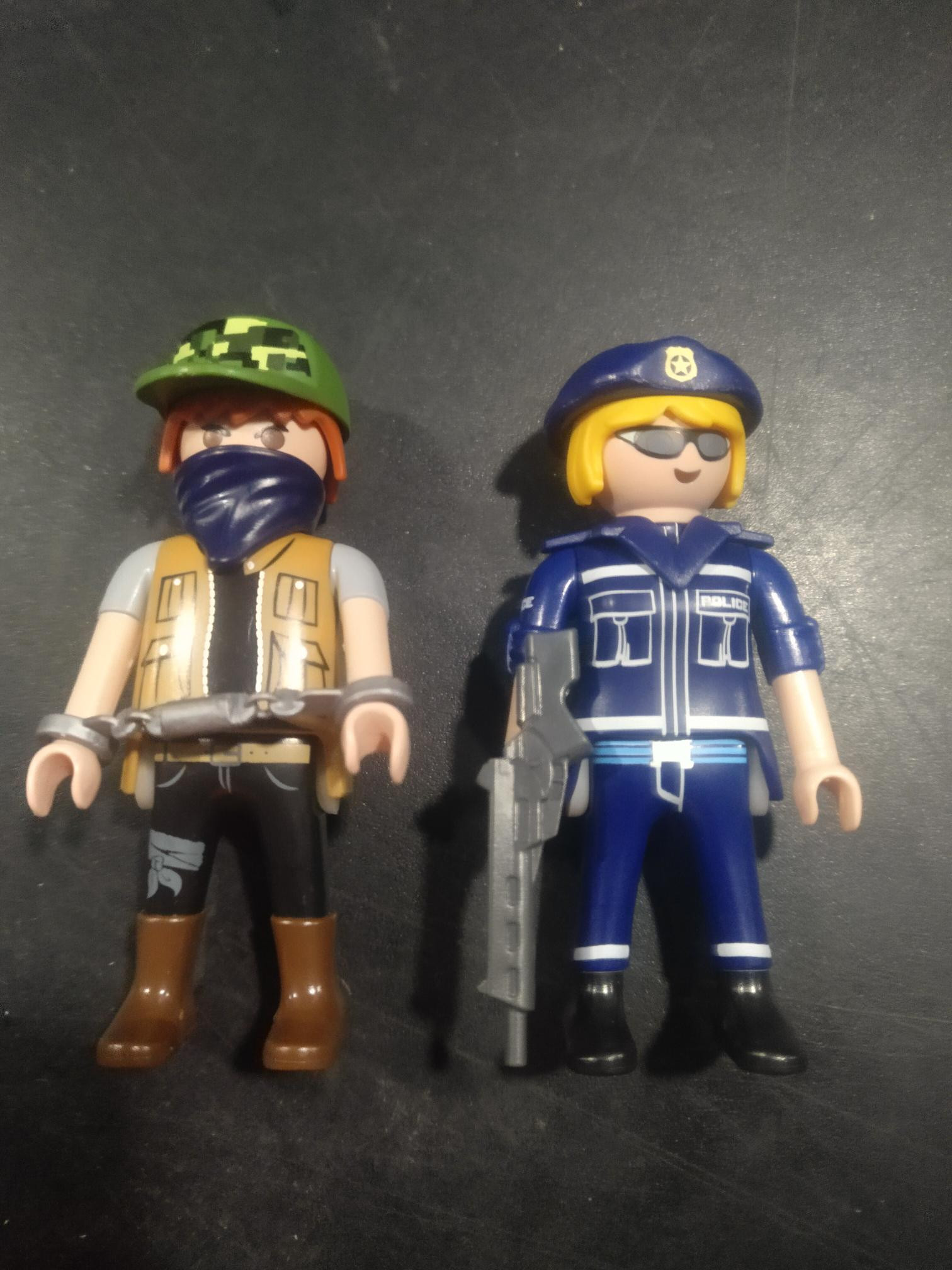 PLAYMOBIL LADRON Y POLICIA - 13/8/21