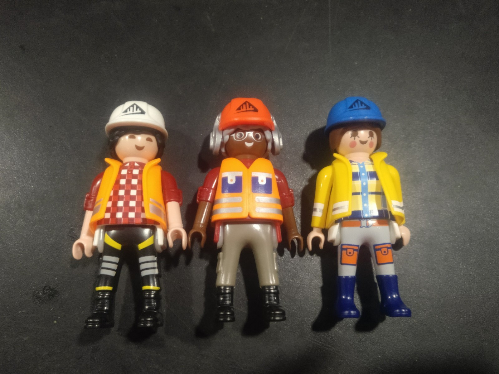 PLAYMOBIL TRIO OBREROS Y OBRERA CONSTRUCCION - 13/8/21