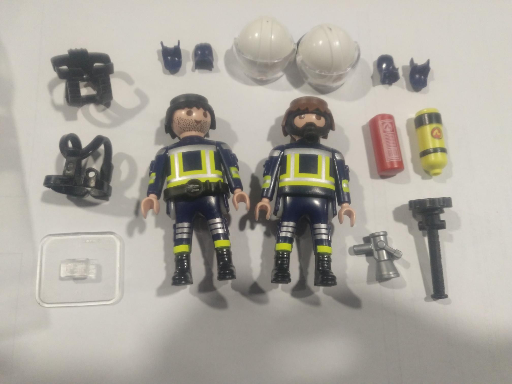 PLAYMOBIL PAREJA DE BOMBEROS CON ACCESORIOS - 14/10/21