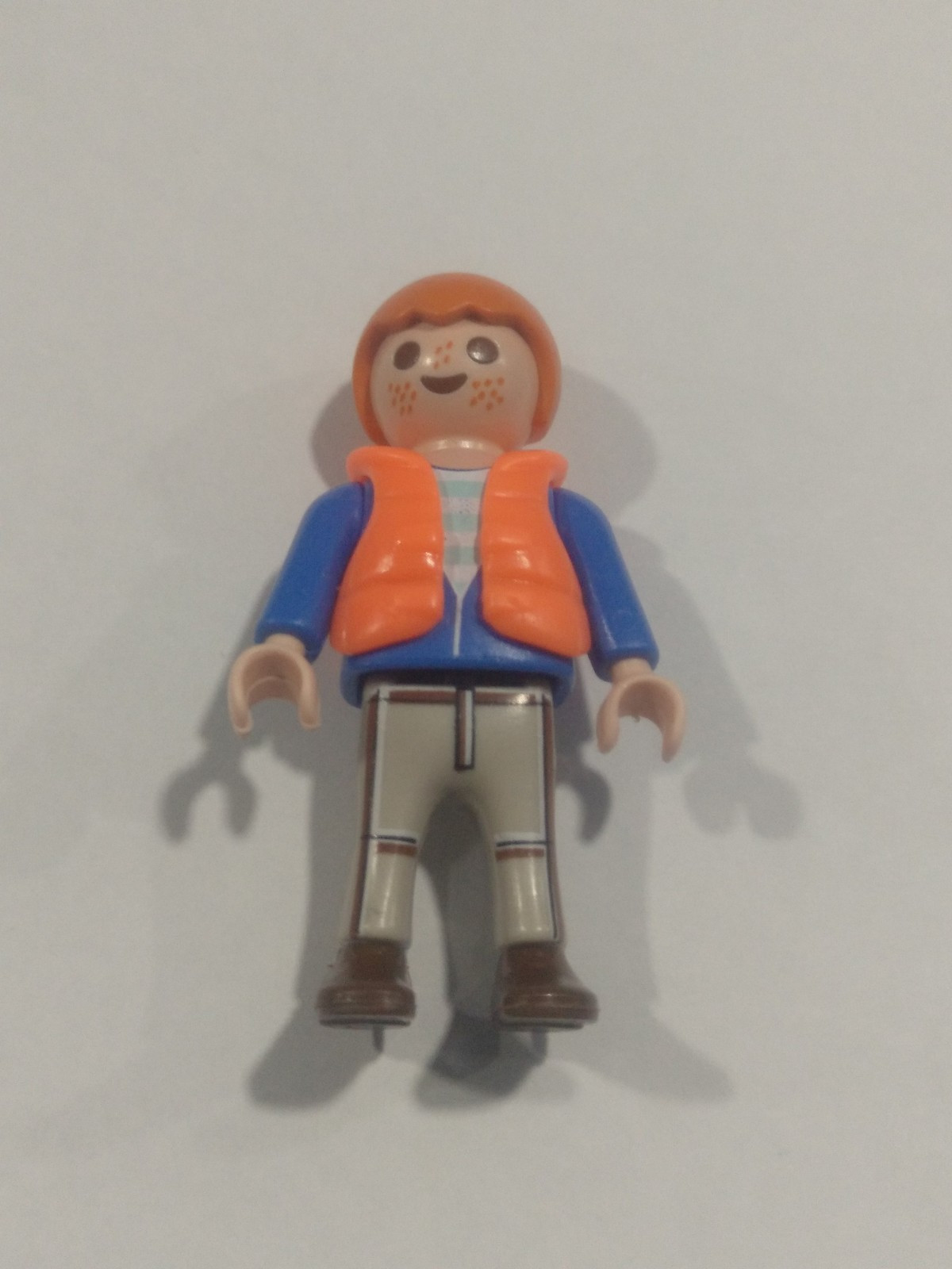 PLAYMOBIL NIÑO CON CHALECO - 14/10/21